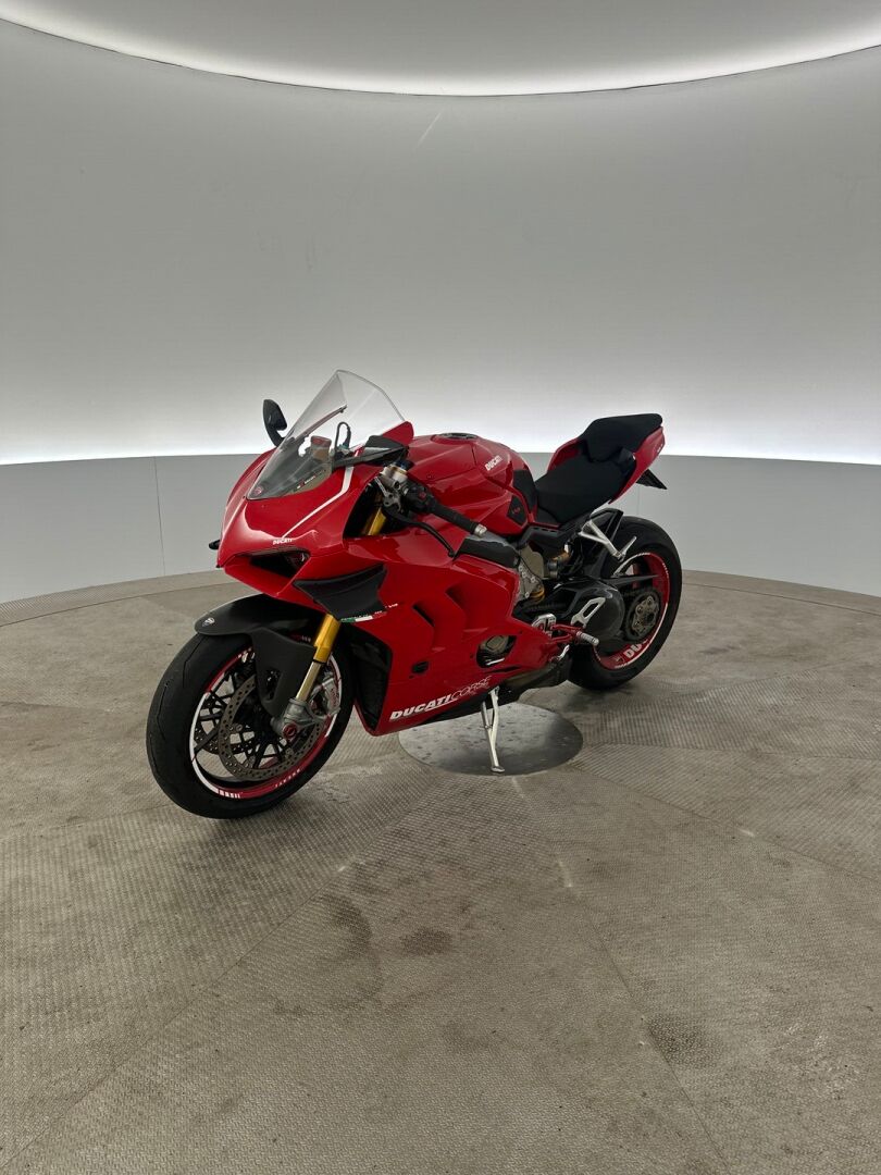 Ducati Panigale V4 2020 Panigale V4 S Arrow / Öhlins / Suomi-pyörä - Poikkeuksellisen kattavasti varusteltu V4s! Arrow / Bluetooth / Suomi-pyörä / Öhlins / Cordona -shfteri yms.