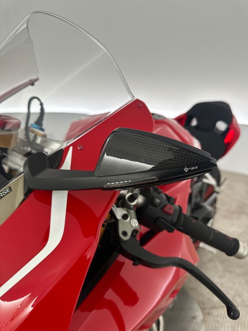 Ducati Panigale V4 2020 Panigale V4 S Arrow / Öhlins / Suomi-pyörä - Poikkeuksellisen kattavasti varusteltu V4s! Arrow / Bluetooth / Suomi-pyörä / Öhlins / Cordona -shfteri yms.