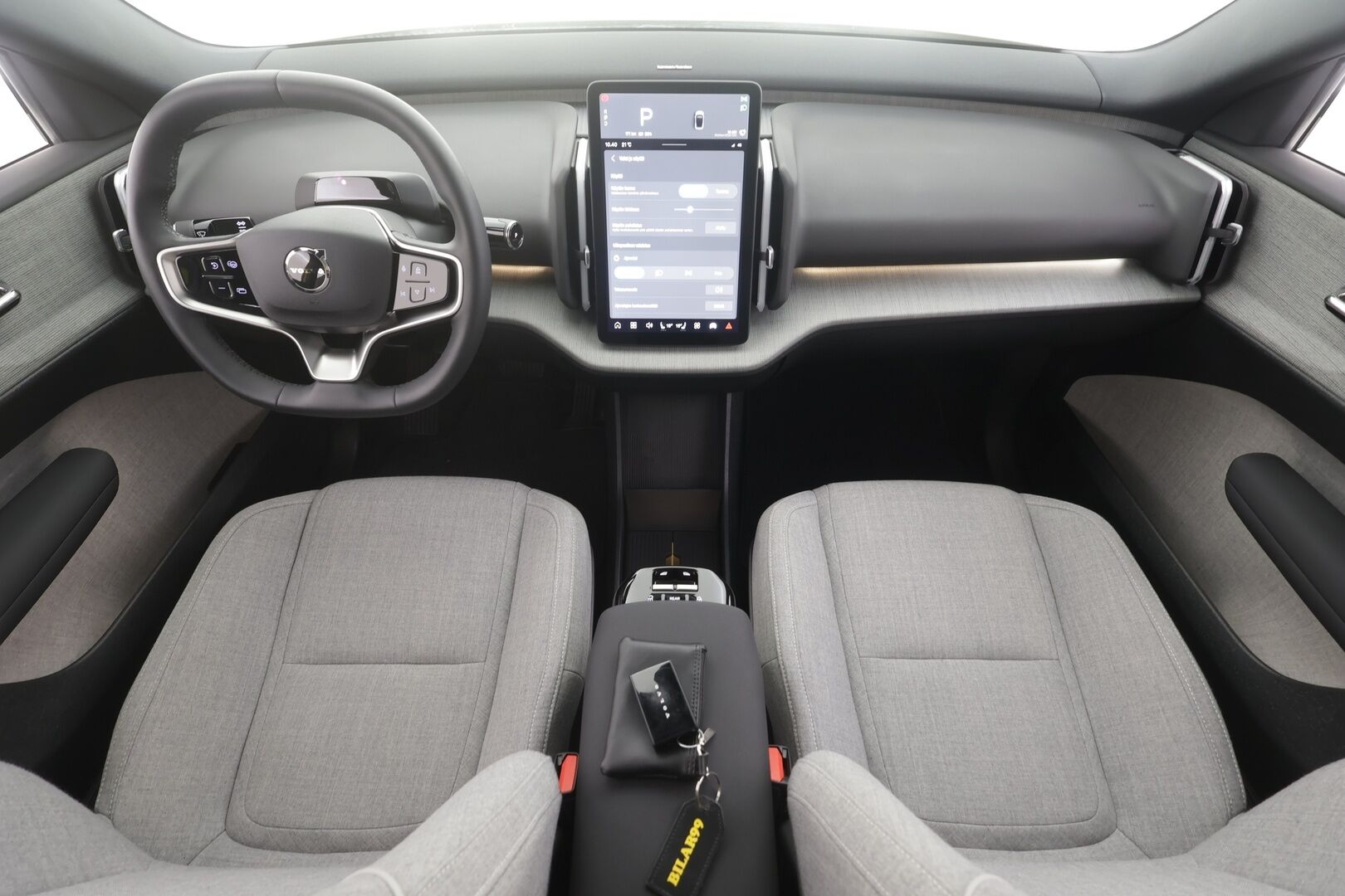Volvo EX30 2025 Twin Performance Ultra - | ACC | ILP | Koukku | 360° | Harman/Kardon | Lasikatto | Muistipenkki | Sähköpenkit | Pilot Assist | BLIS | Keyless | Ambient | Merkkihuollot |