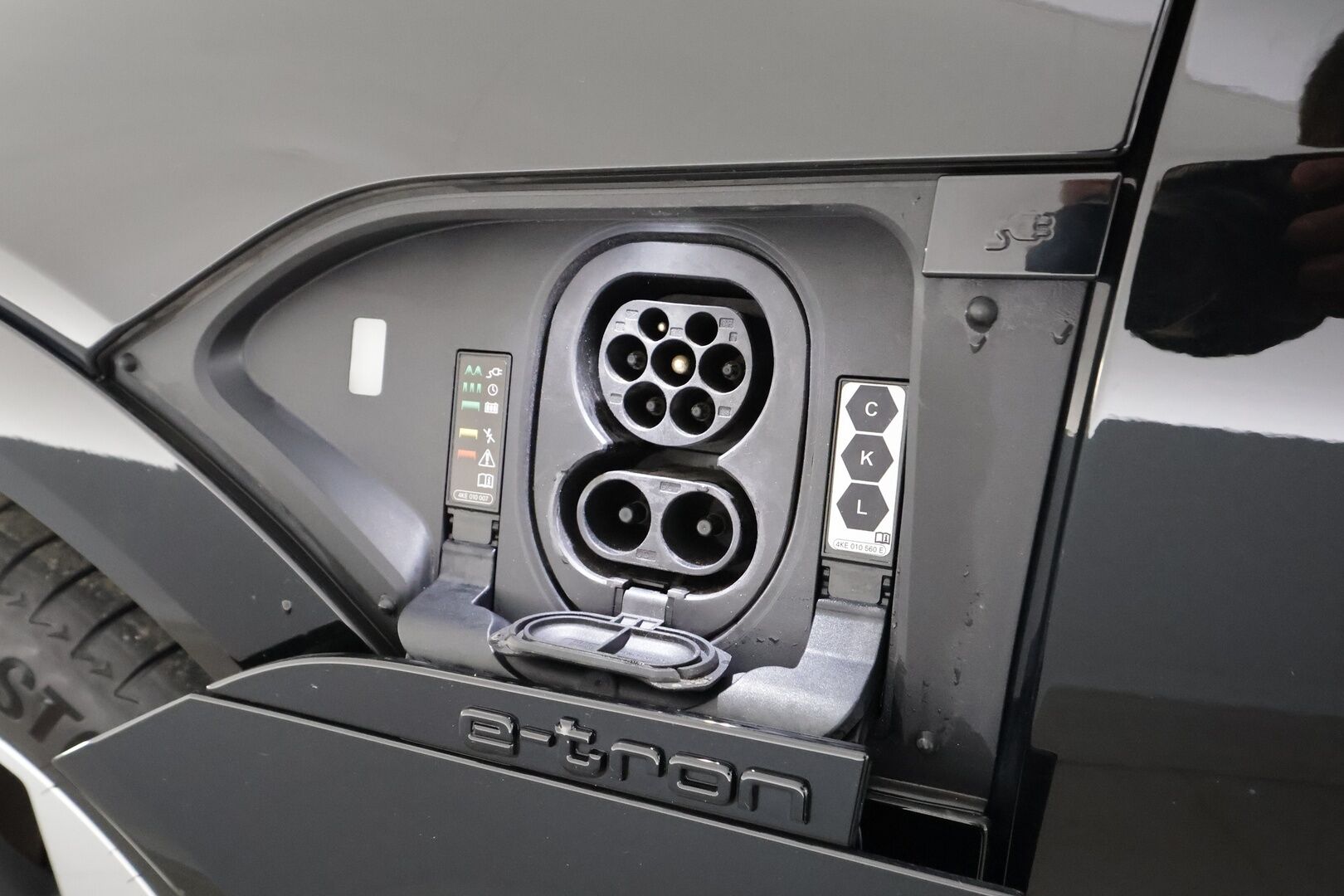 AUDI Q8 E-TRON 2024 55 Quattro  - | ACC | Lisälämmitin | Koukku | Matrix-LED | B&O | Panorama | Muistipenkki | Ilma-alusta | 360-Kamera | Merkkihuollettu | Kahdet renkaat |