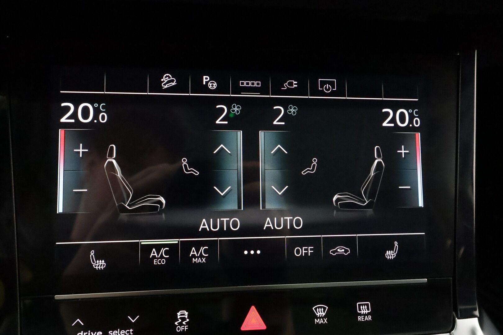 AUDI Q8 E-TRON 2024 55 Quattro  - | ACC | Lisälämmitin | Koukku | Matrix-LED | B&O | Panorama | Muistipenkki | Ilma-alusta | 360-Kamera | Merkkihuollettu | Kahdet renkaat |