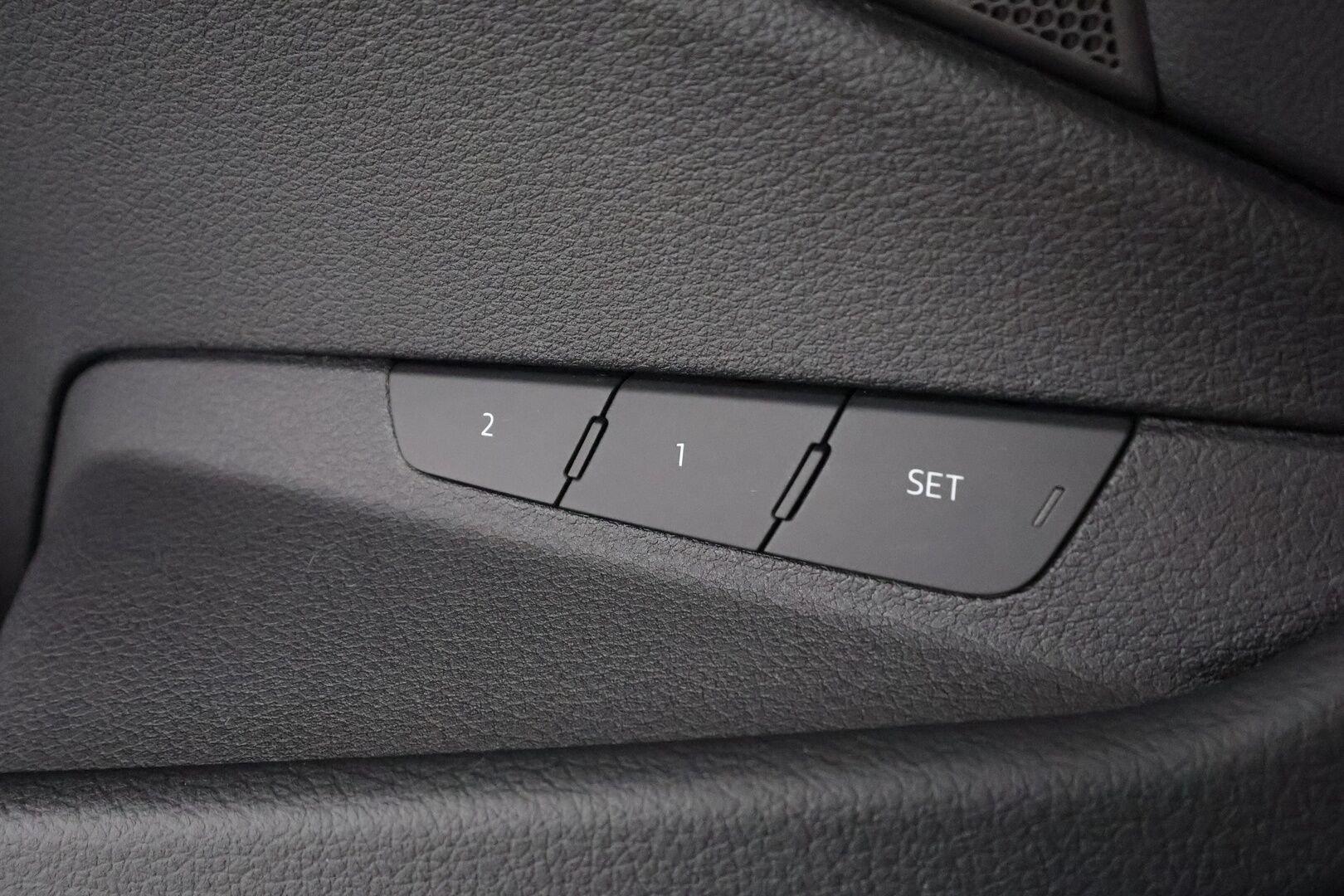 AUDI Q8 E-TRON 2024 55 Quattro  - | ACC | Lisälämmitin | Koukku | Matrix-LED | B&O | Panorama | Muistipenkki | Ilma-alusta | 360-Kamera | Merkkihuollettu | Kahdet renkaat |