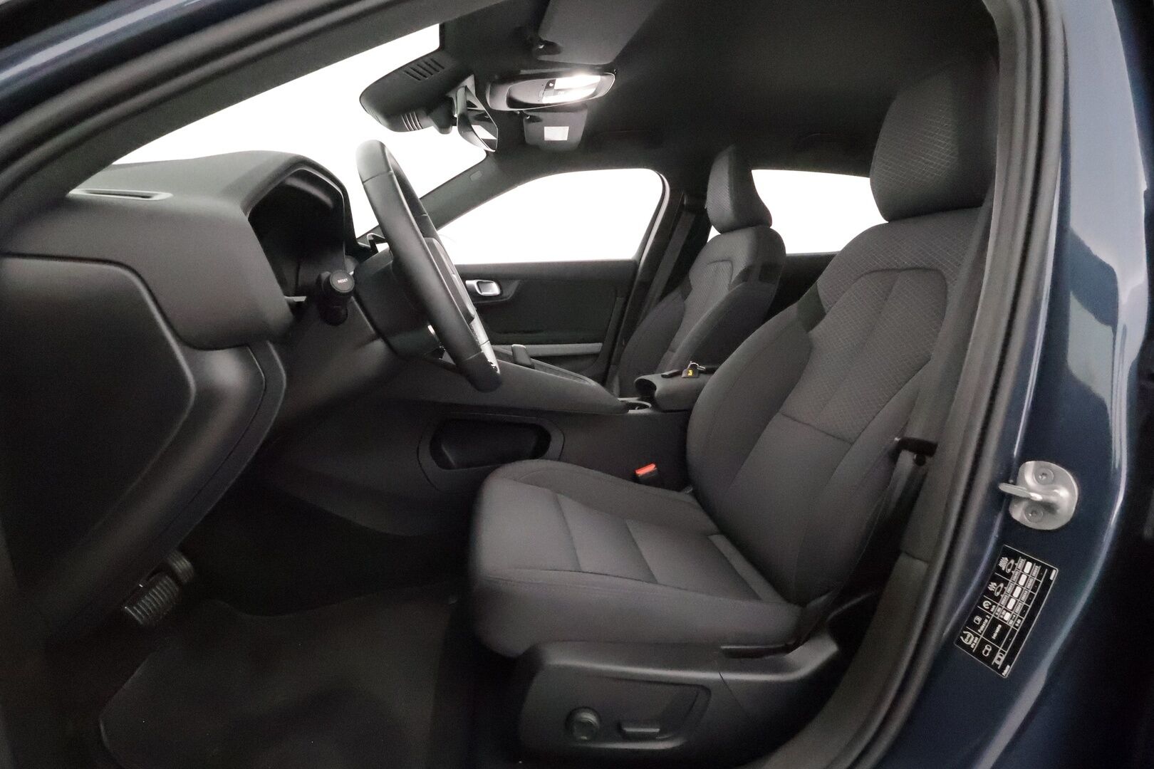 POLESTAR 2 2024 Long Range Single Motor 220kw ** Facelift / Pilot-paketti / Pixel LED / Vetokoukku / 360 Kamera / Keyless / Apple&Android** - 3,99 % KORKOTARJOUS TÄHÄN AUTOON - Akku kuntotarkastettu! / Kahdet renkaat