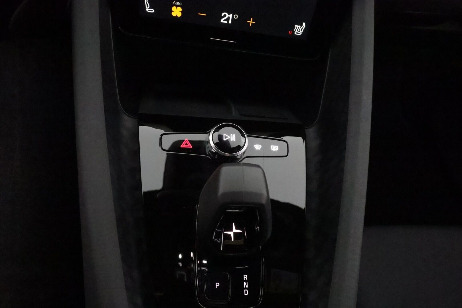 POLESTAR 2 2024 Long Range Single Motor 220kw ** Facelift / Pilot-paketti / Pixel LED / Vetokoukku / 360 Kamera / Keyless / Apple&Android** - 3,99 % KORKOTARJOUS TÄHÄN AUTOON - Akku kuntotarkastettu! / Kahdet renkaat
