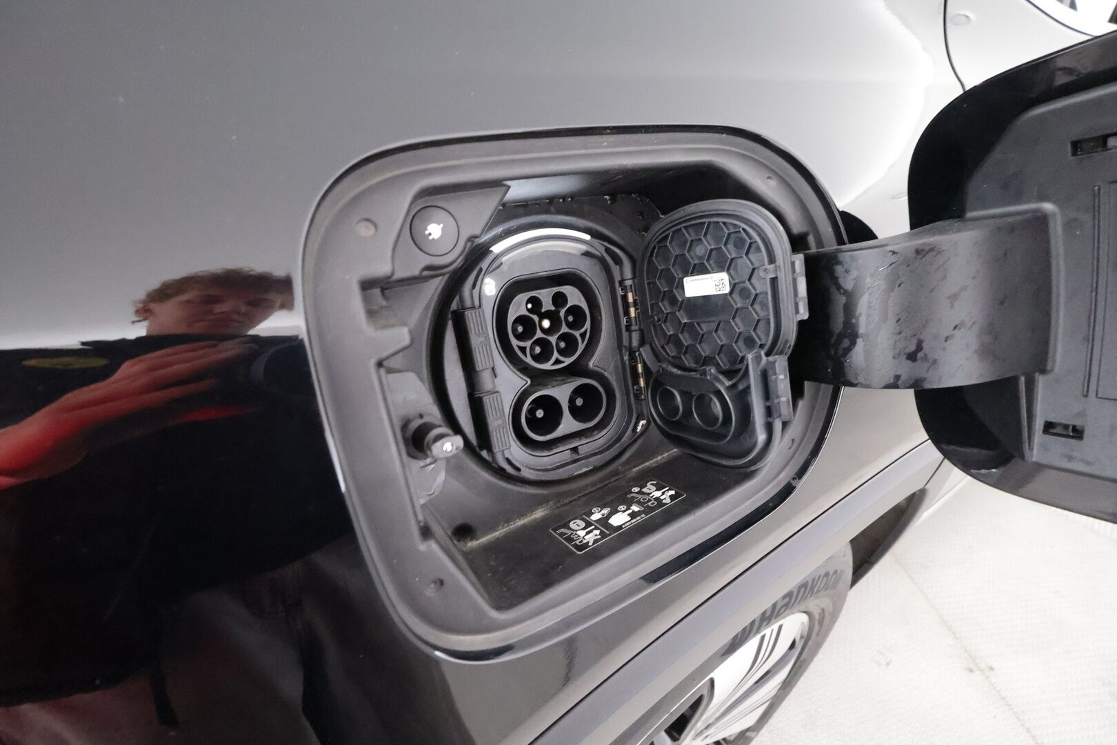 MERCEDES-BENZ EQB 2023 300 4Matic  - | Distronic | ILP | Widescreen | Ambient Light | Lane Assist | BSM | Navi | P.kamera ja tutkat | 2x renkaat aluin | Merkkihuollot | ALV | 