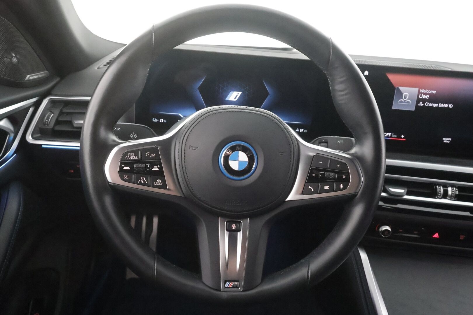 BMW i4 2023 eDrive35 Charged Plus - | ACC | Lisälämmitin | Koukku | H/K | HUD | widescreen | Muistipenkki | 360-Kamera | LED | Sporttipenkit | Ratinlämmitys | Comfort access | Kahdet Renkaat |
