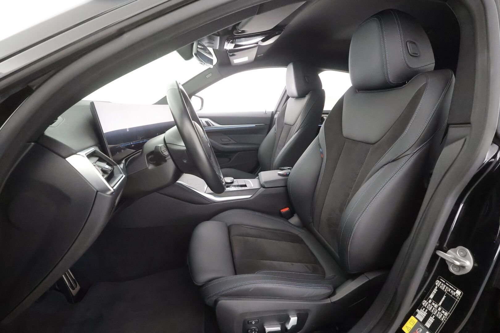 BMW i4 2023 eDrive35 Charged Plus - | ACC | Lisälämmitin | Koukku | H/K | HUD | widescreen | Muistipenkki | 360-Kamera | LED | Sporttipenkit | Ratinlämmitys | Comfort access | Kahdet Renkaat |
