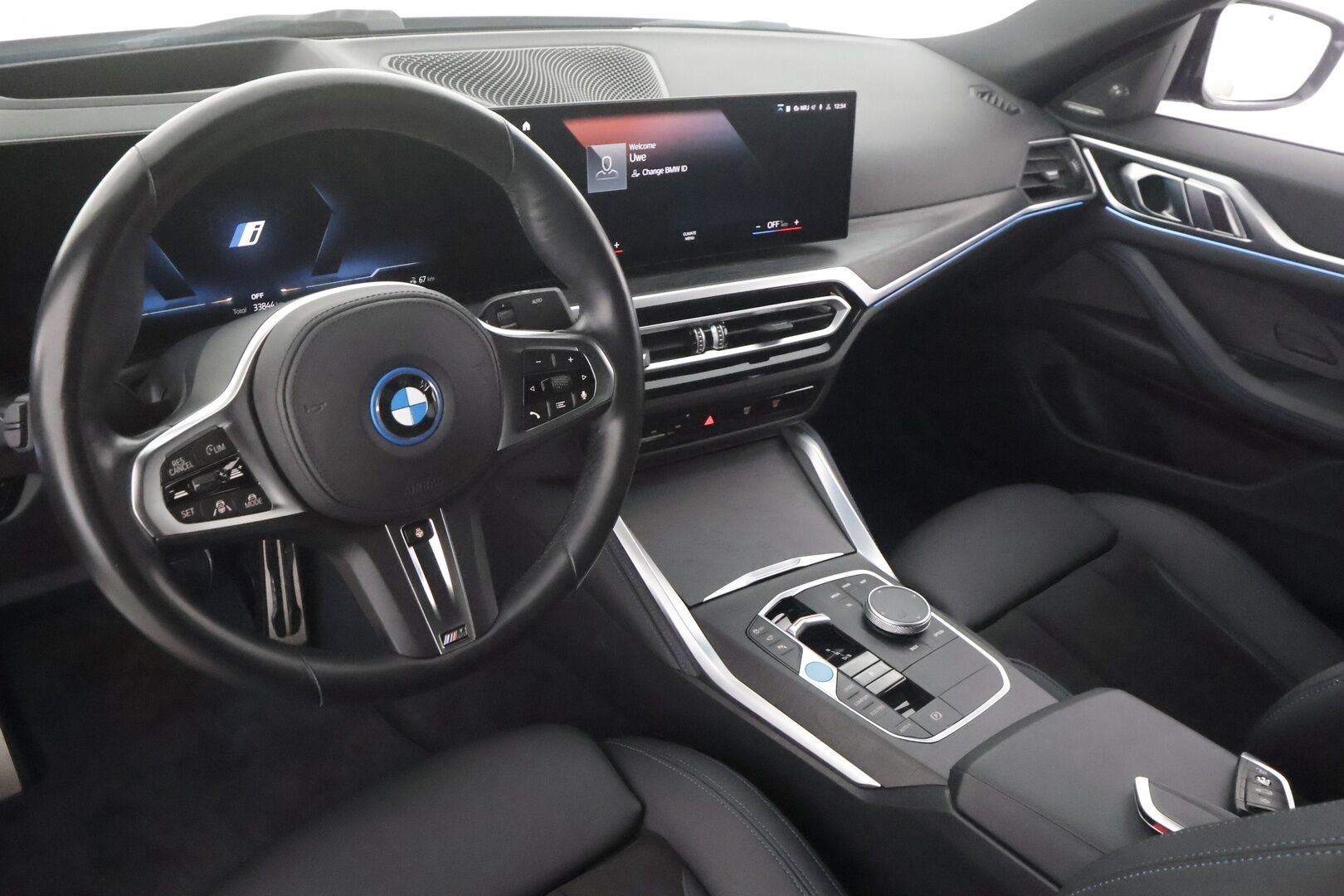 BMW i4 2023 eDrive35 Charged Plus - | ACC | Lisälämmitin | Koukku | H/K | HUD | widescreen | Muistipenkki | 360-Kamera | LED | Sporttipenkit | Ratinlämmitys | Comfort access | Kahdet Renkaat |