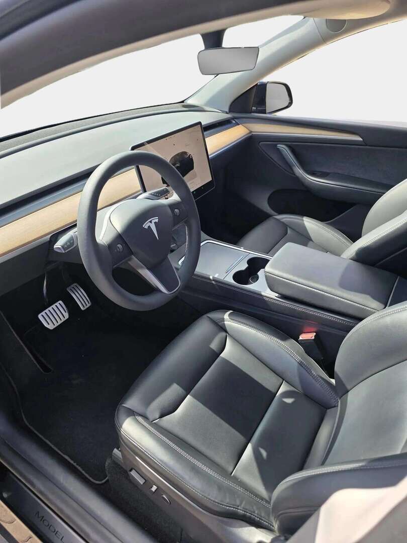 Tesla Model Y 2022 Performance - | Koukku | ILP | ACC | Matrix-LED | P.Kamera | Lasikatto | Muistipenkki | Premium Audio | Navi | Kaistavahti | Keyless | 2x Latauskaapelit |