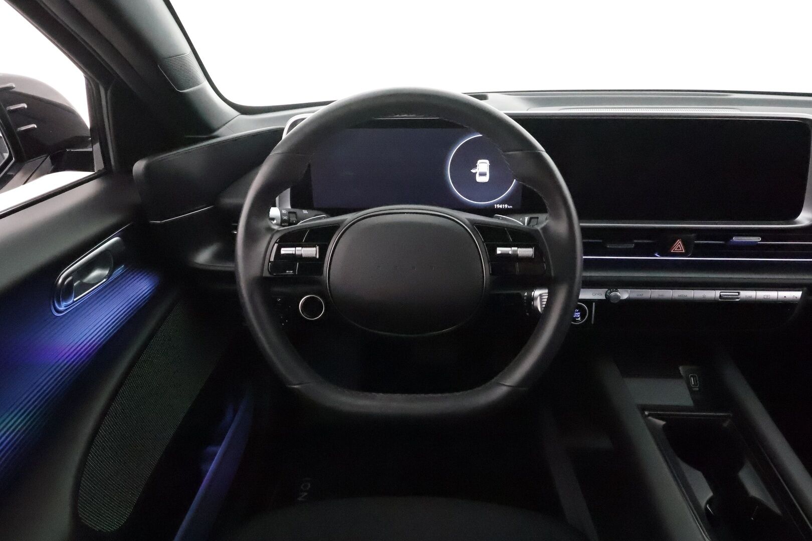 HYUNDAI IONIQ 6 2023 77kWh AWD **HUD / Adapt. vakkari / HDA / P.kamera / Keyless / Sähköpenkit / Apple&Android** - 3,99 % KORKOTARJOUS TÄHÄN AUTOON - Tehdastakuu voimassa! / 