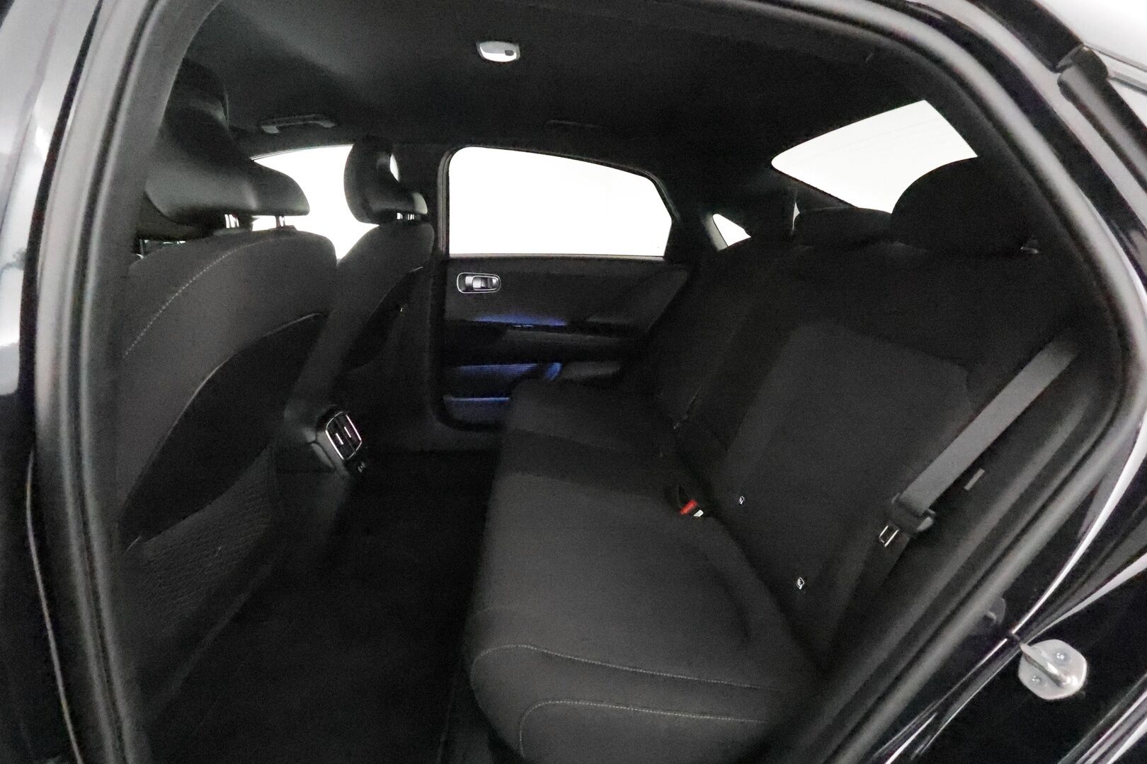 HYUNDAI IONIQ 6 2023 77kWh AWD **HUD / Adapt. vakkari / HDA / P.kamera / Keyless / Sähköpenkit / Apple&Android** - 3,99 % KORKOTARJOUS TÄHÄN AUTOON - Tehdastakuu voimassa! / 