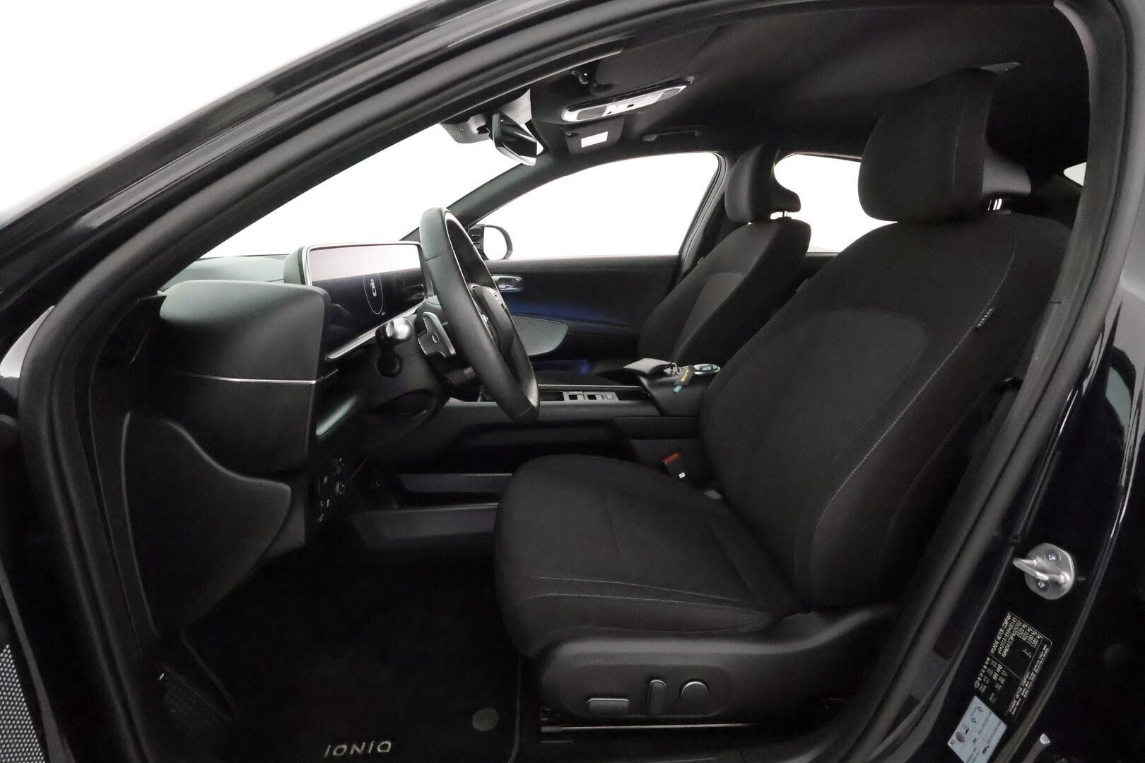 HYUNDAI IONIQ 6 2023 77kWh AWD **HUD / Adapt. vakkari / HDA / P.kamera / Keyless / Sähköpenkit / Apple&Android** - 3,99 % KORKOTARJOUS TÄHÄN AUTOON - Tehdastakuu voimassa! / 