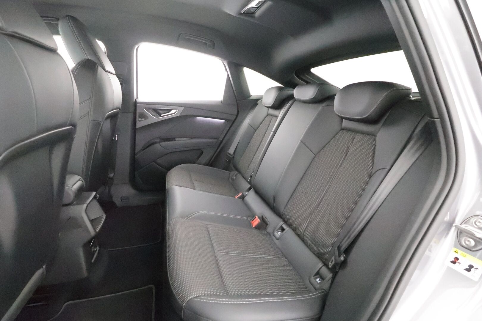 Audi Q4 e-tron 2022 50 e-tron quattro Sportback - | 2x S-Line | ACC | ILP | Koukku | SONOS | Matrix | Ambient light | Puolinahat | P.kamera | Sporttipenkit | Side Assist | Navi | Sähk. takaluukku |