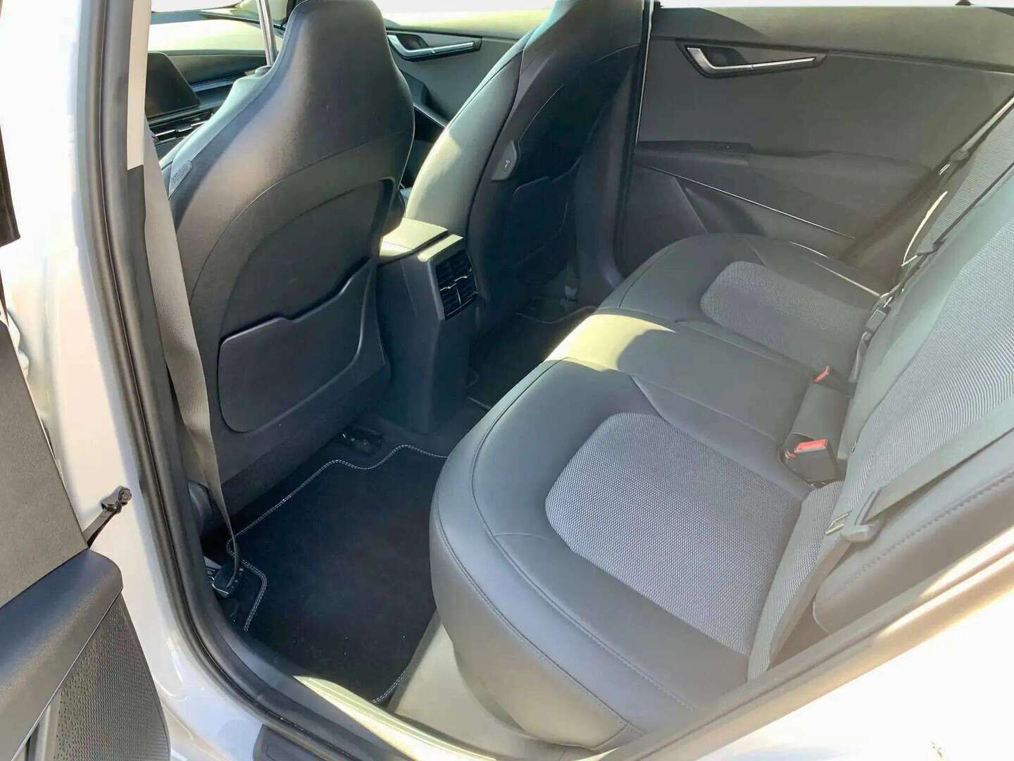 Kia Niro 2023 EX 64,8kWh 204hv - ILP | HDA | ACC | P.kamera | Sähkösäätöinen kuljettajaistuin | Keinonahka-kangasverhoilu | 2xrenkaat 1xvanteet | TULOSSA | - KORKO VAIN 3,99 %