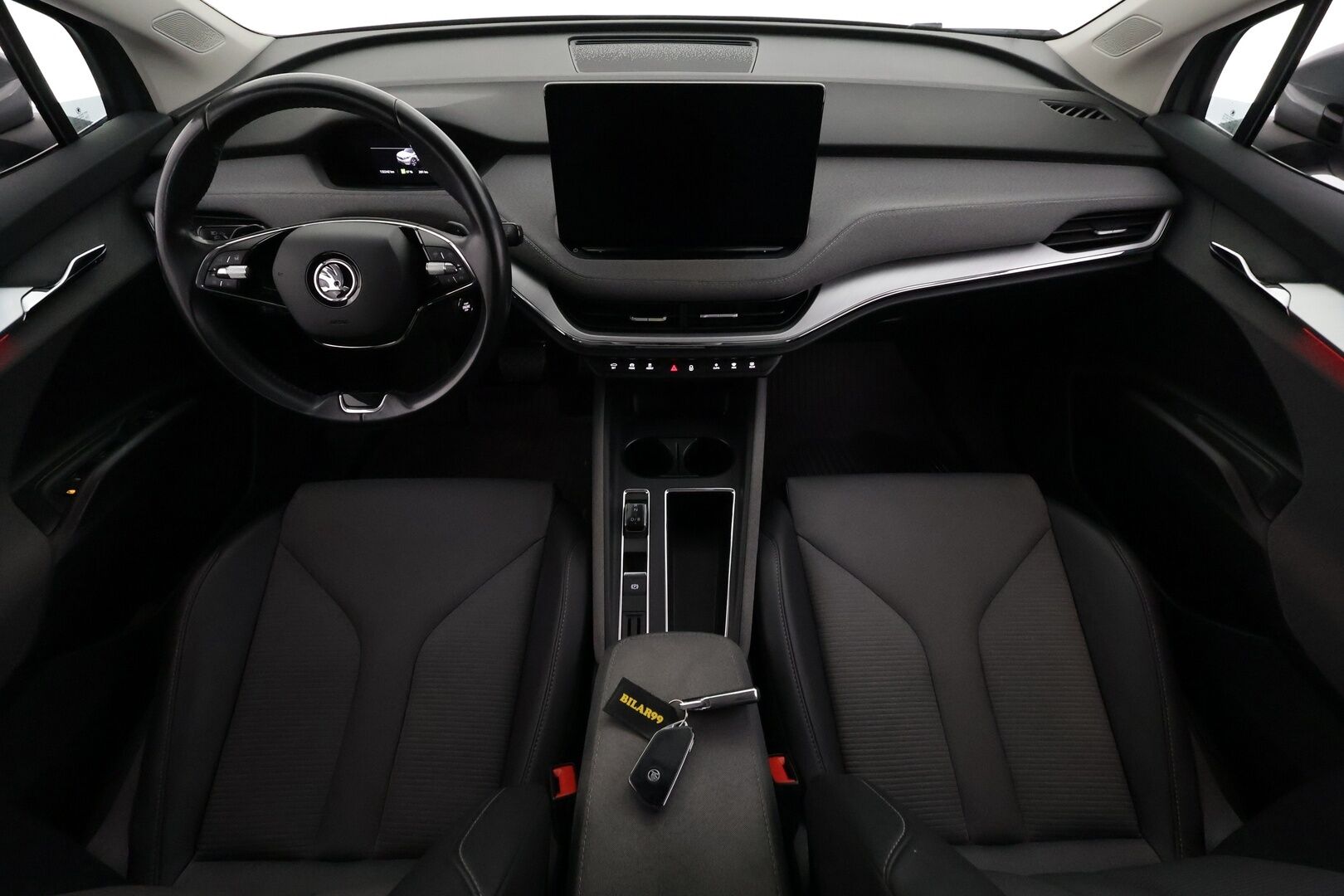 SKODA ENYAQ 2023 80x 4x4 iV - | ILP | Koukku | ACC | Matrix-LED | P.Kamera | Navi | Kaistavahti | Keyless | Digimittaristo | Kahdet renkaat | Merkkihuollot | 