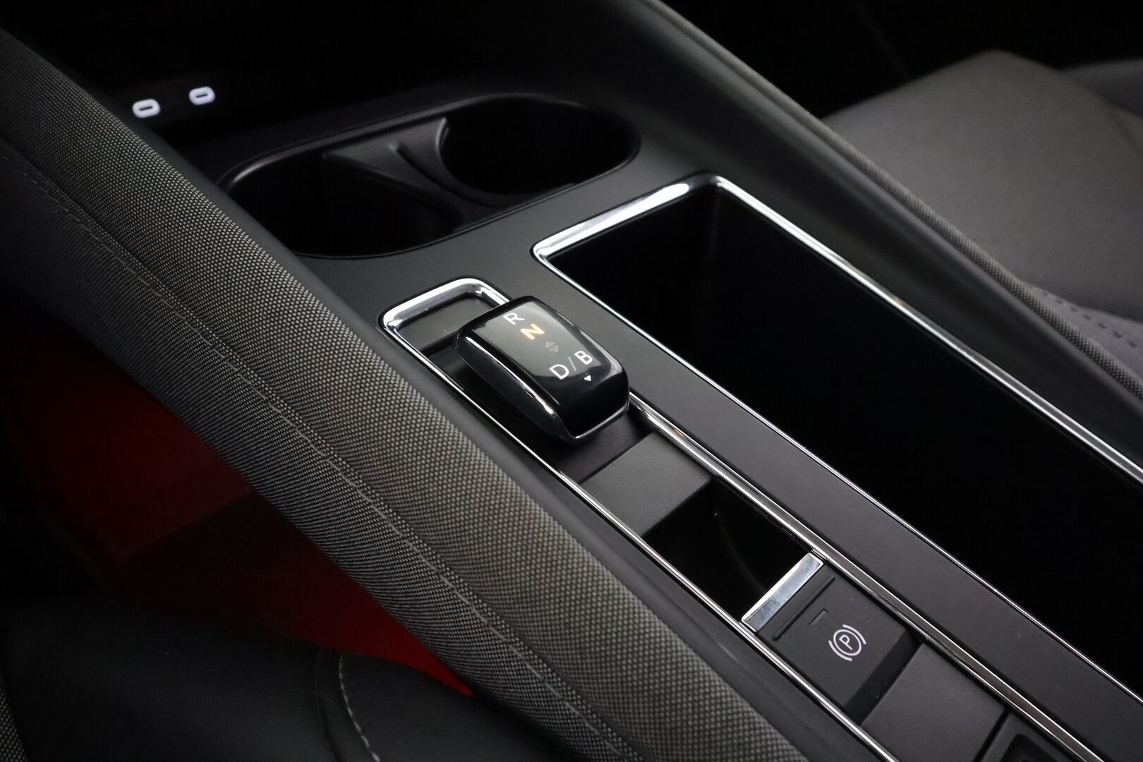 SKODA ENYAQ 2023 80x 4x4 iV - | ILP | Koukku | ACC | Matrix-LED | P.Kamera | Navi | Kaistavahti | Keyless | Digimittaristo | Kahdet renkaat | Merkkihuollot | 