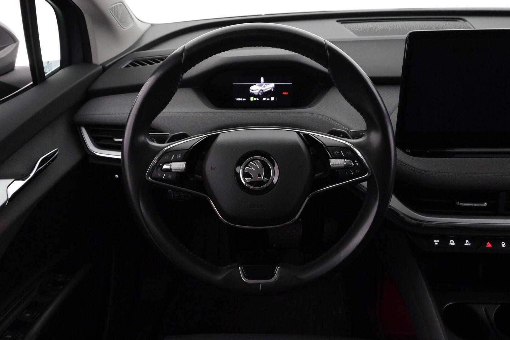 SKODA ENYAQ 2023 80x 4x4 iV - | ILP | Koukku | ACC | Matrix-LED | P.Kamera | Navi | Kaistavahti | Keyless | Digimittaristo | Kahdet renkaat | Merkkihuollot | 