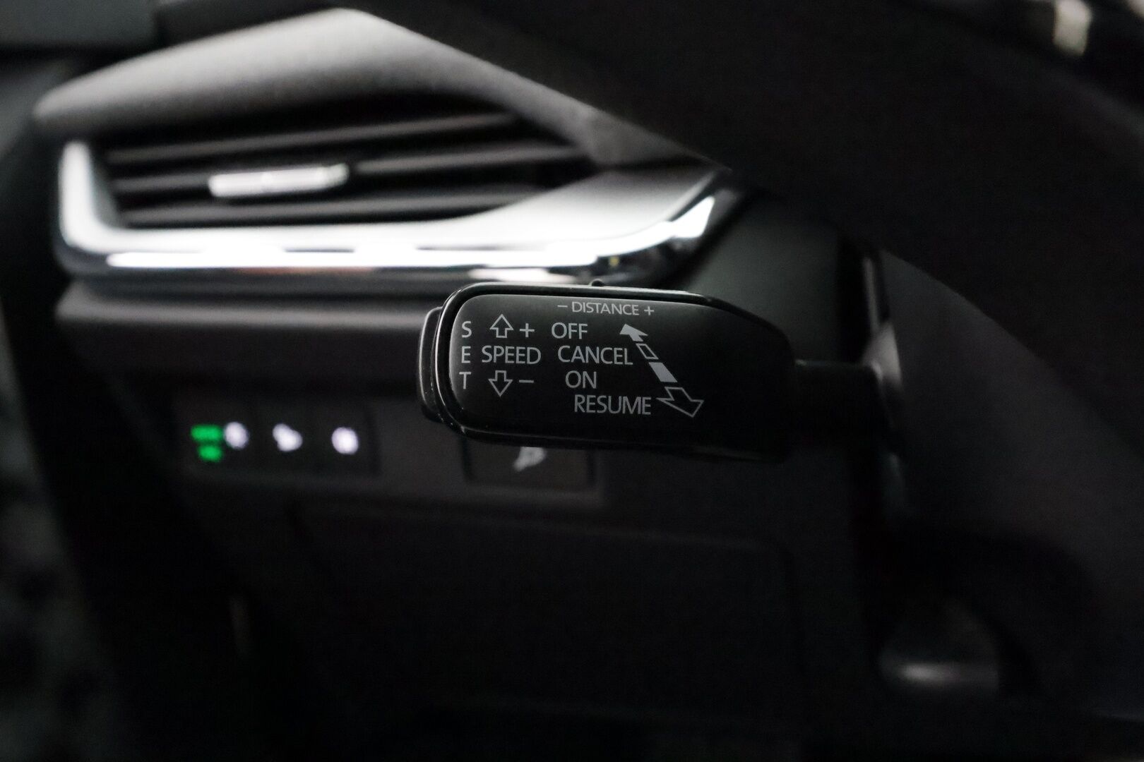 SKODA ENYAQ 2023 80x 4x4 iV - | ILP | Koukku | ACC | Matrix-LED | P.Kamera | Navi | Kaistavahti | Keyless | Digimittaristo | Kahdet renkaat | Merkkihuollot | 