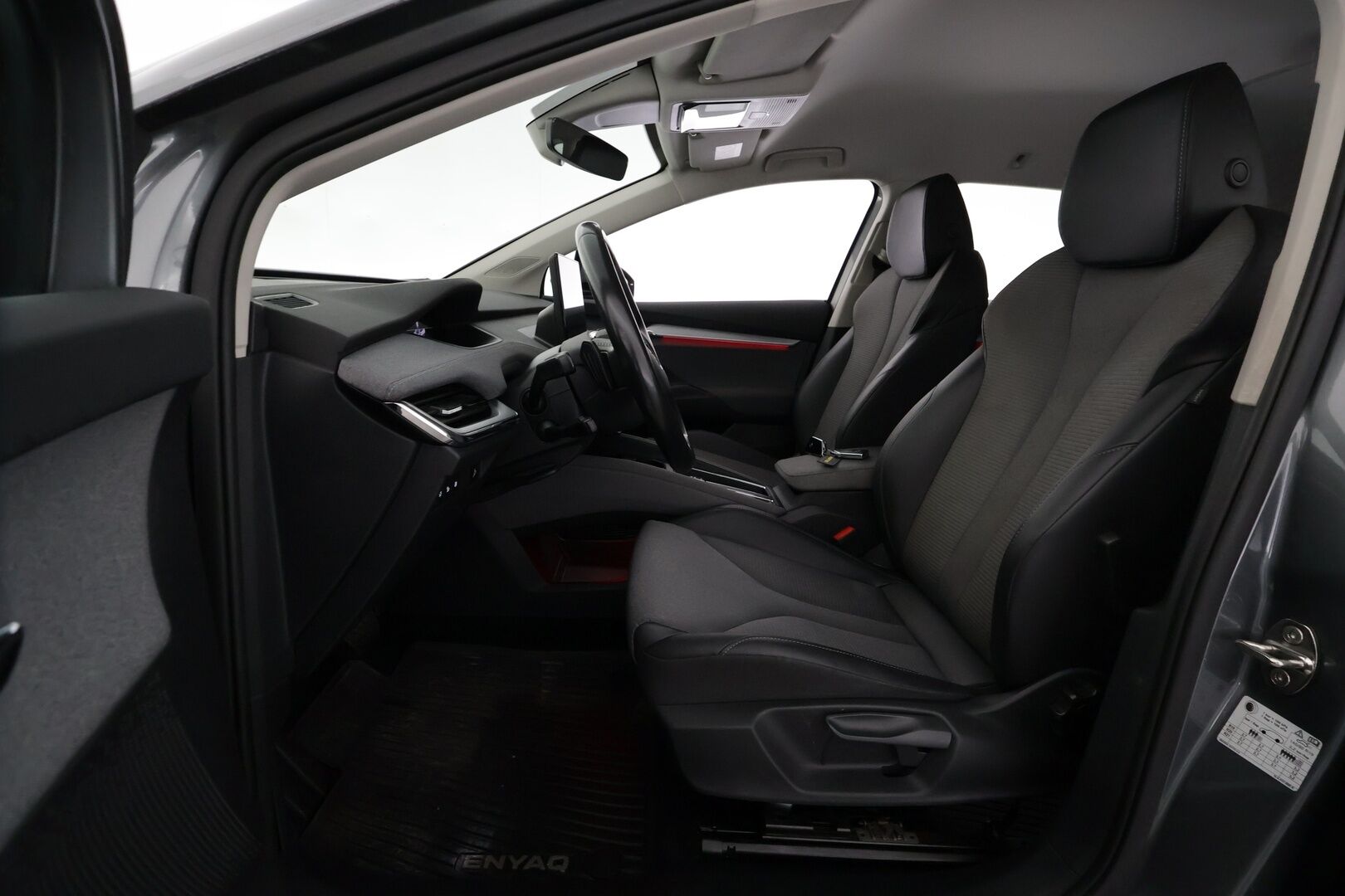 SKODA ENYAQ 2023 80x 4x4 iV - | ILP | Koukku | ACC | Matrix-LED | P.Kamera | Navi | Kaistavahti | Keyless | Digimittaristo | Kahdet renkaat | Merkkihuollot | 