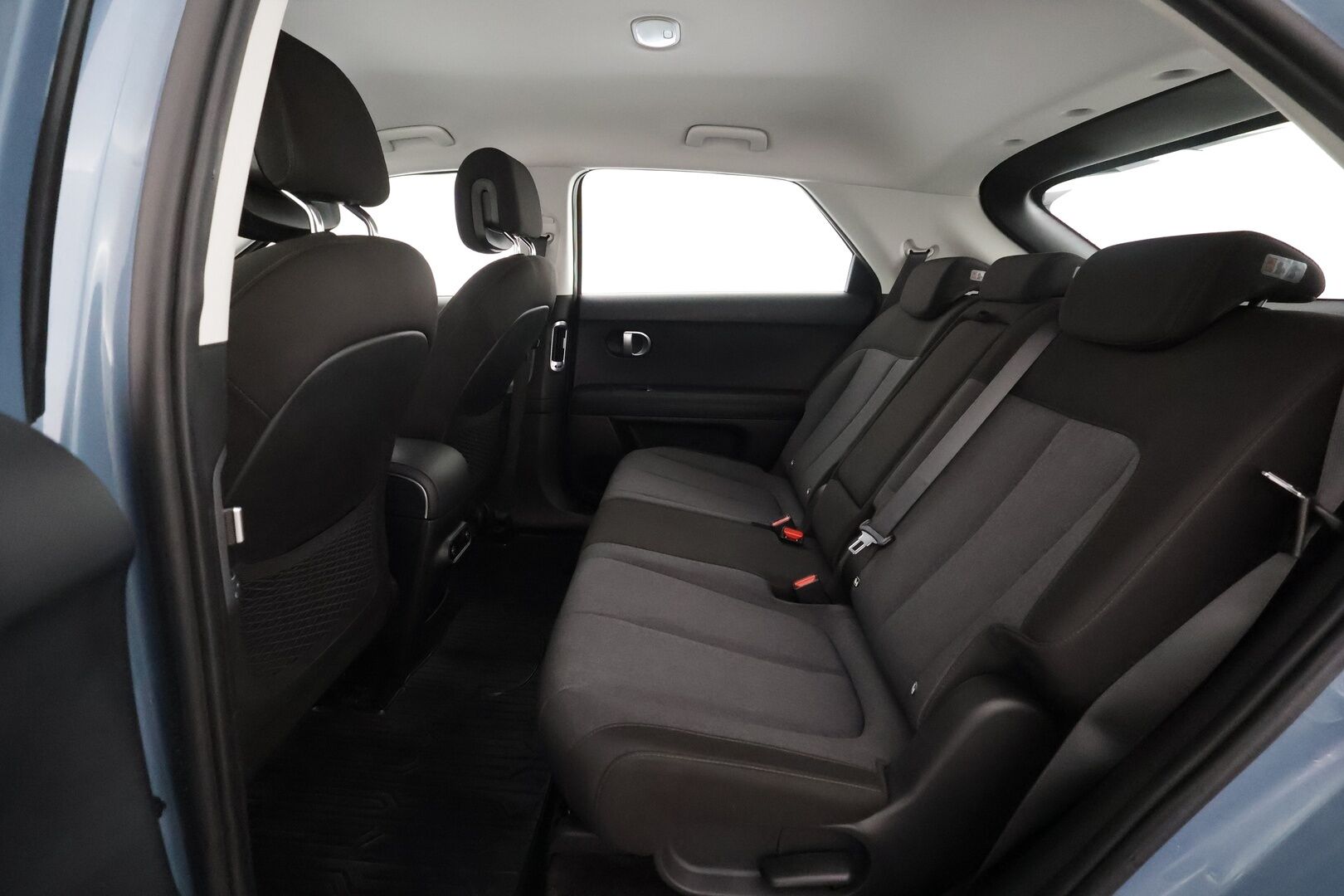 Hyundai IONIQ 5 2023 77 kWh 229 hv Style - | ACC | ILP | P.kamera | HDA | Lane Assist | Lämm. ratti | Digimittaristo | Apple & Android | LED | Aut. pitkät | 2x renkaat aluin | Merkkihuollettu |