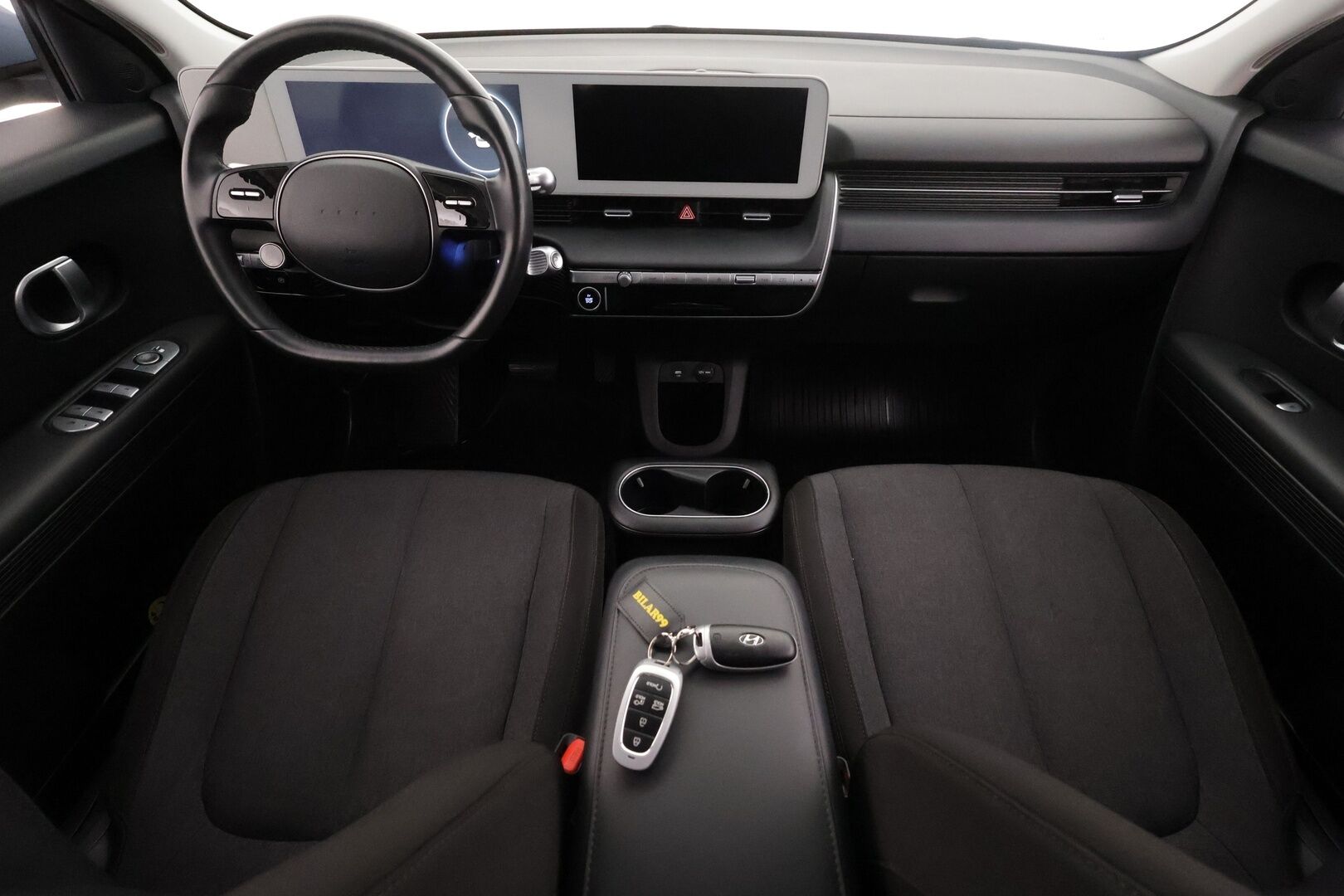 Hyundai IONIQ 5 2023 77 kWh 229 hv Style - | ACC | ILP | P.kamera | HDA | Lane Assist | Lämm. ratti | Digimittaristo | Apple & Android | LED | Aut. pitkät | 2x renkaat aluin | Merkkihuollettu |