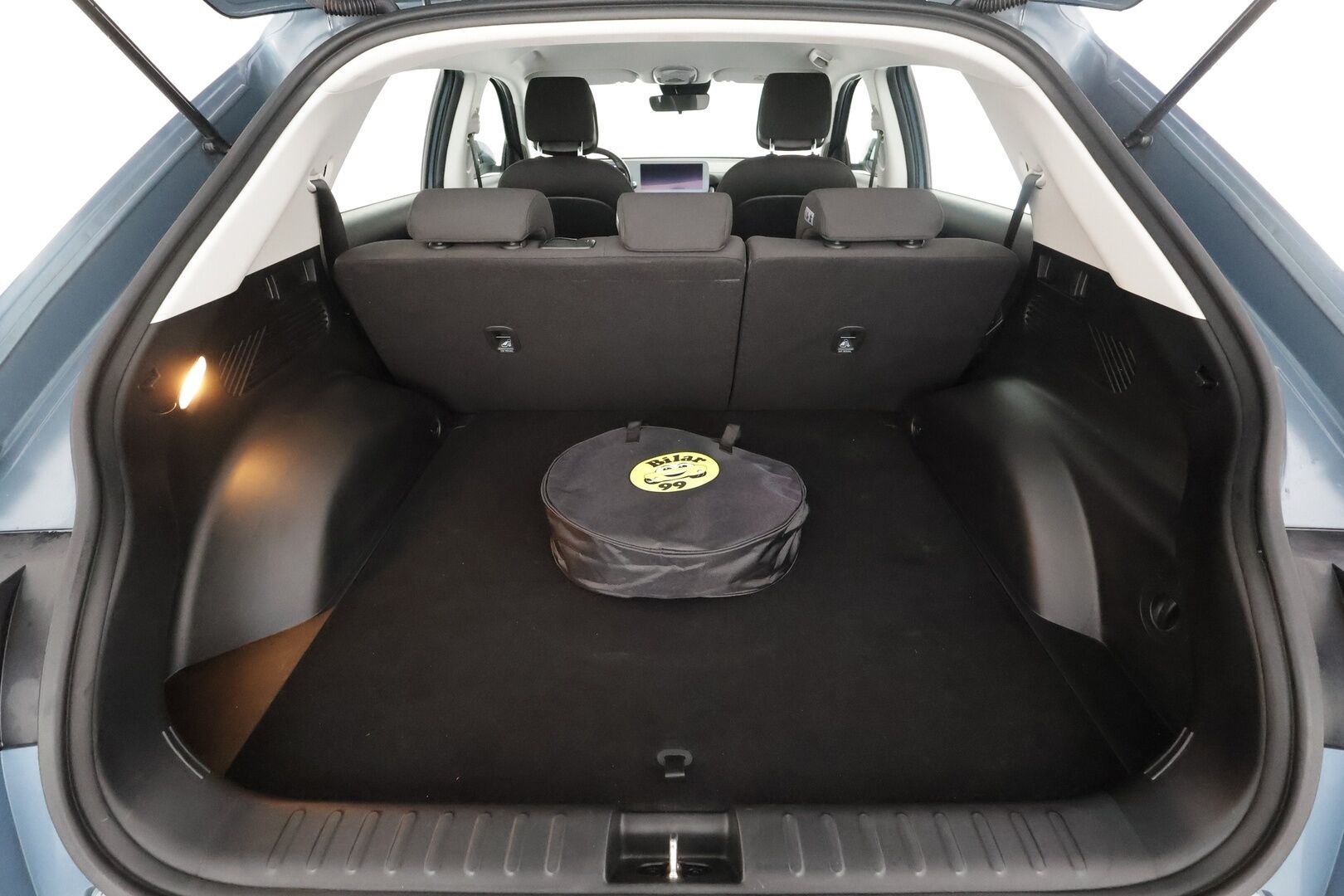Hyundai IONIQ 5 2023 77 kWh 229 hv Style - | ACC | ILP | P.kamera | HDA | Lane Assist | Lämm. ratti | Digimittaristo | Apple & Android | LED | Aut. pitkät | 2x renkaat aluin | Merkkihuollettu |