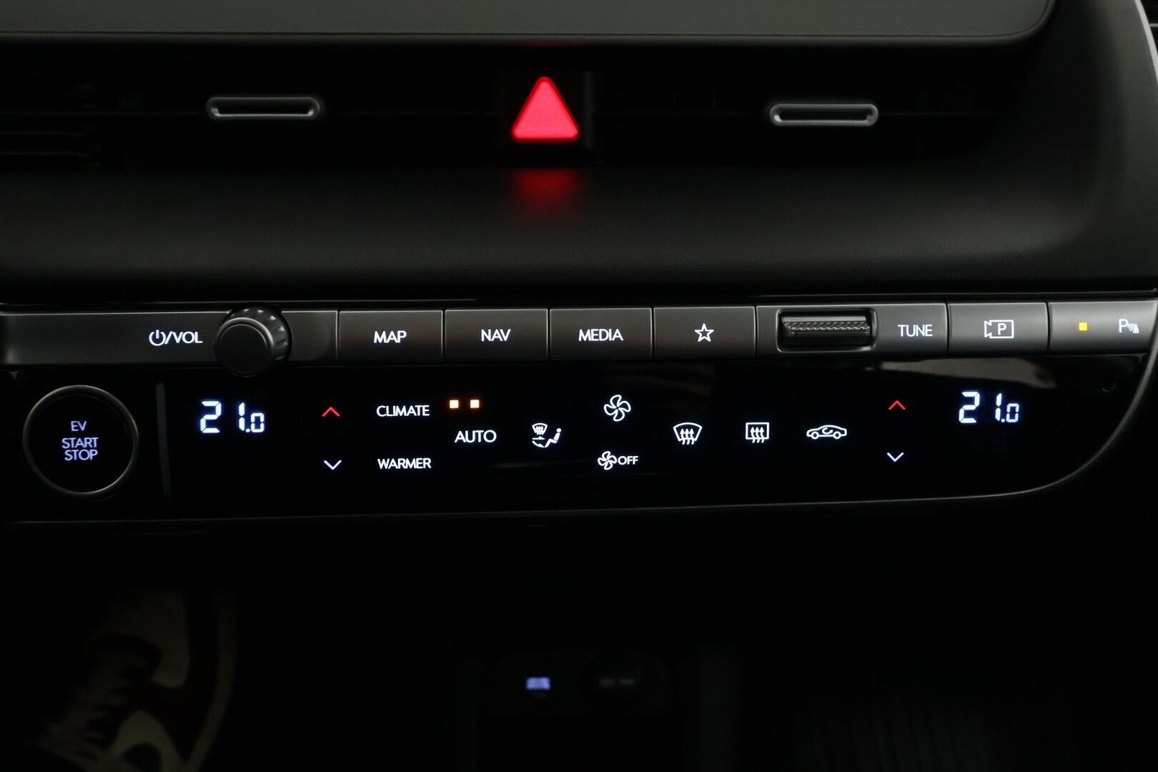 Hyundai IONIQ 5 2023 77 kWh 229 hv Style - | ACC | ILP | P.kamera | HDA | Lane Assist | Lämm. ratti | Digimittaristo | Apple & Android | LED | Aut. pitkät | 2x renkaat aluin | Merkkihuollettu |