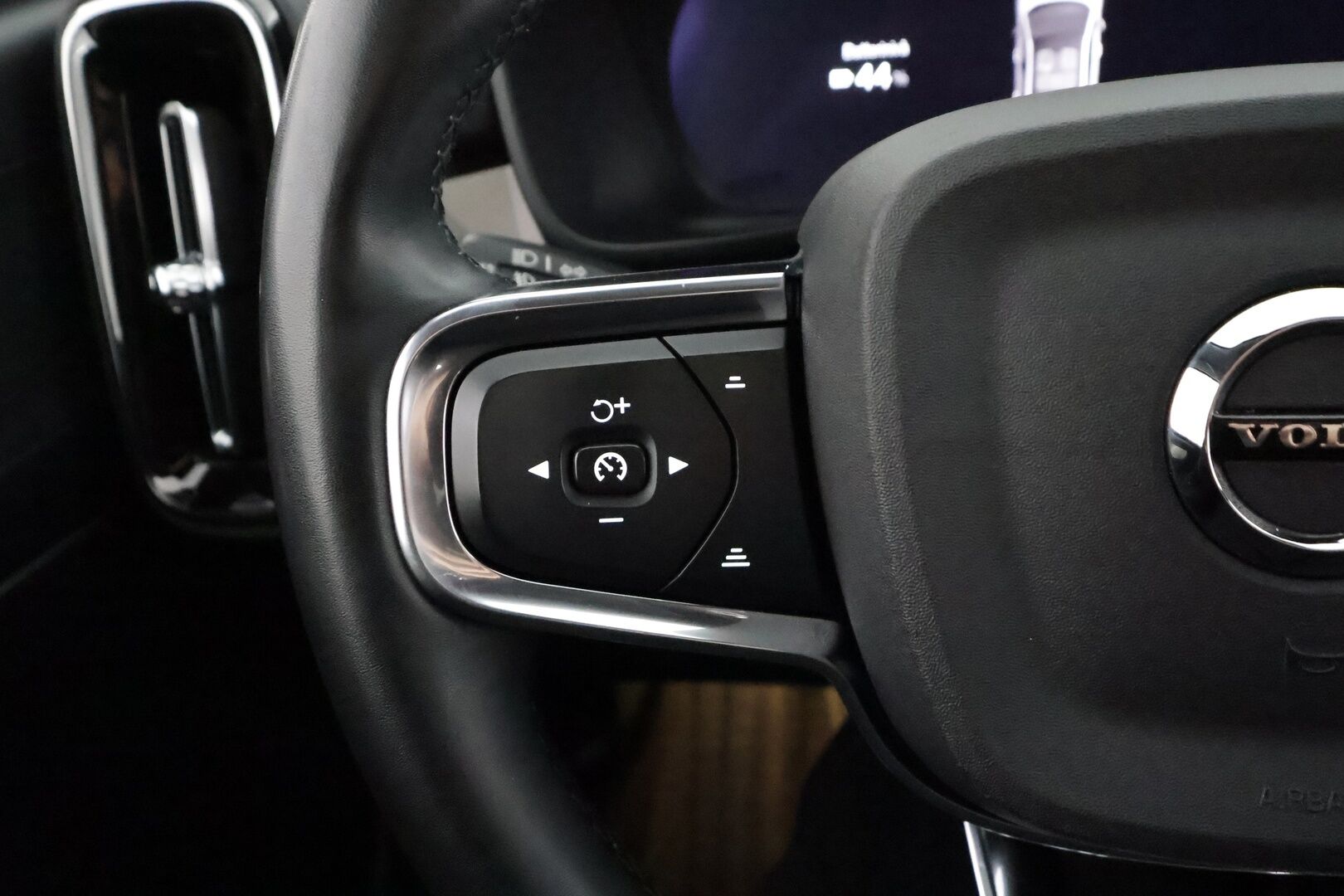 Volvo C40 2023 Recharge Single Motor Plus - | ACC | ILP | Pixel-LED | Lasikatto | High Performance audio | Muistipenkki | P.Kamera | Kahdet Renkaat |