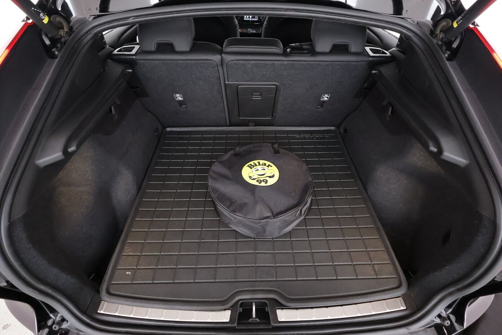 Volvo C40 2023 Recharge Single Motor Plus - | ACC | ILP | Pixel-LED | Lasikatto | High Performance audio | Muistipenkki | P.Kamera | Kahdet Renkaat |