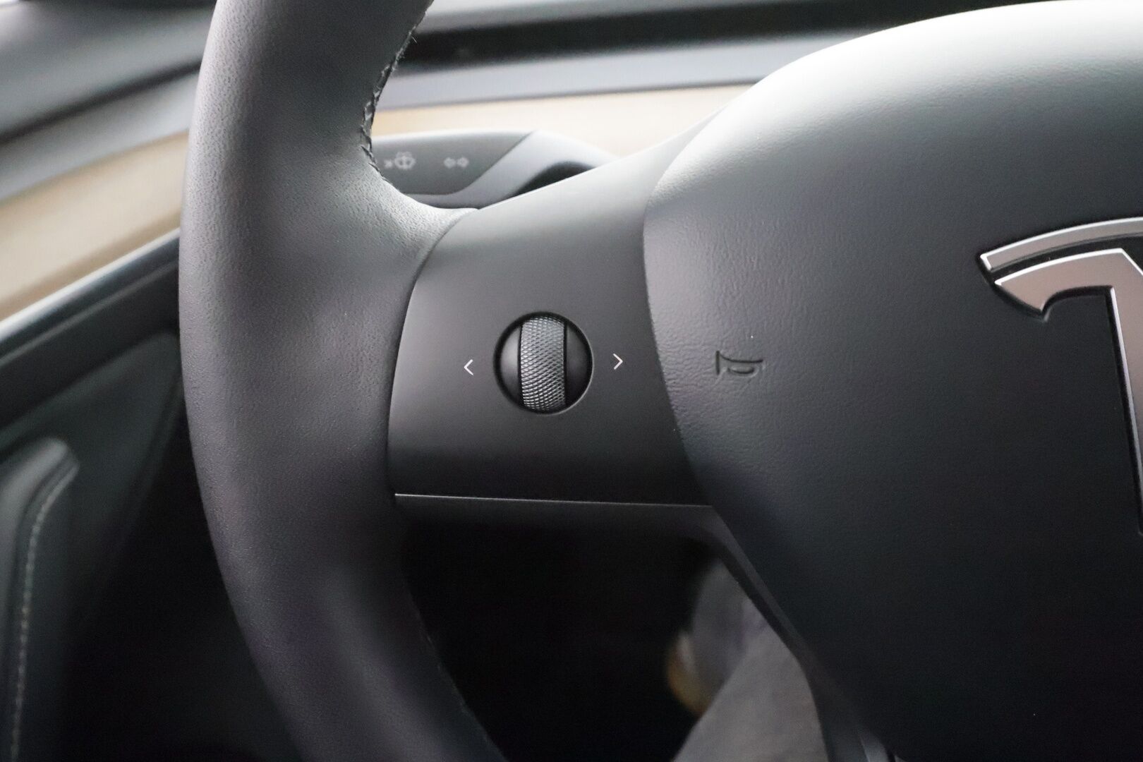 TESLA MODEL 3 2021 Standard Range Plus - | ILP | Lasikatto | ACC | Matrix-LED | Muistipenkki | P.Kamera | Navi | Kaistavahti | Keyless |