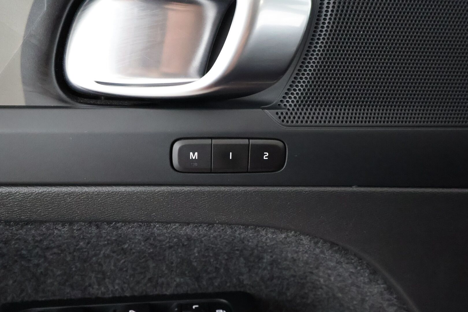 Volvo C40 2023 Recharge Single Motor Plus * ACC / P.kamera / ILP / Pixel LED / Lasikatto / Navi / Muistipenkki / Puolinahat * - Merkkihuollettu / Akku kuntotarkastettu - Osta nyt, maksa vasta ensi vuonna