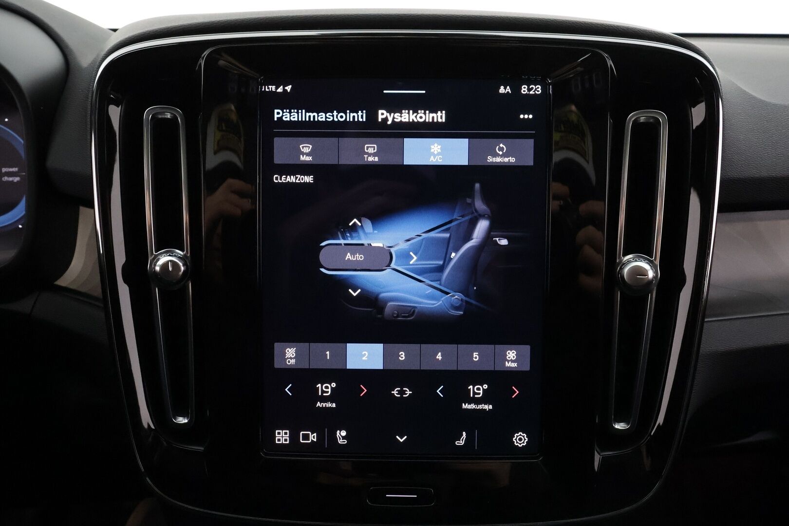 Volvo C40 2023 Recharge Single Motor Plus * ACC / P.kamera / ILP / Pixel LED / Lasikatto / Navi / Muistipenkki / Puolinahat * - Merkkihuollettu / Akku kuntotarkastettu - Osta nyt, maksa vasta ensi vuonna