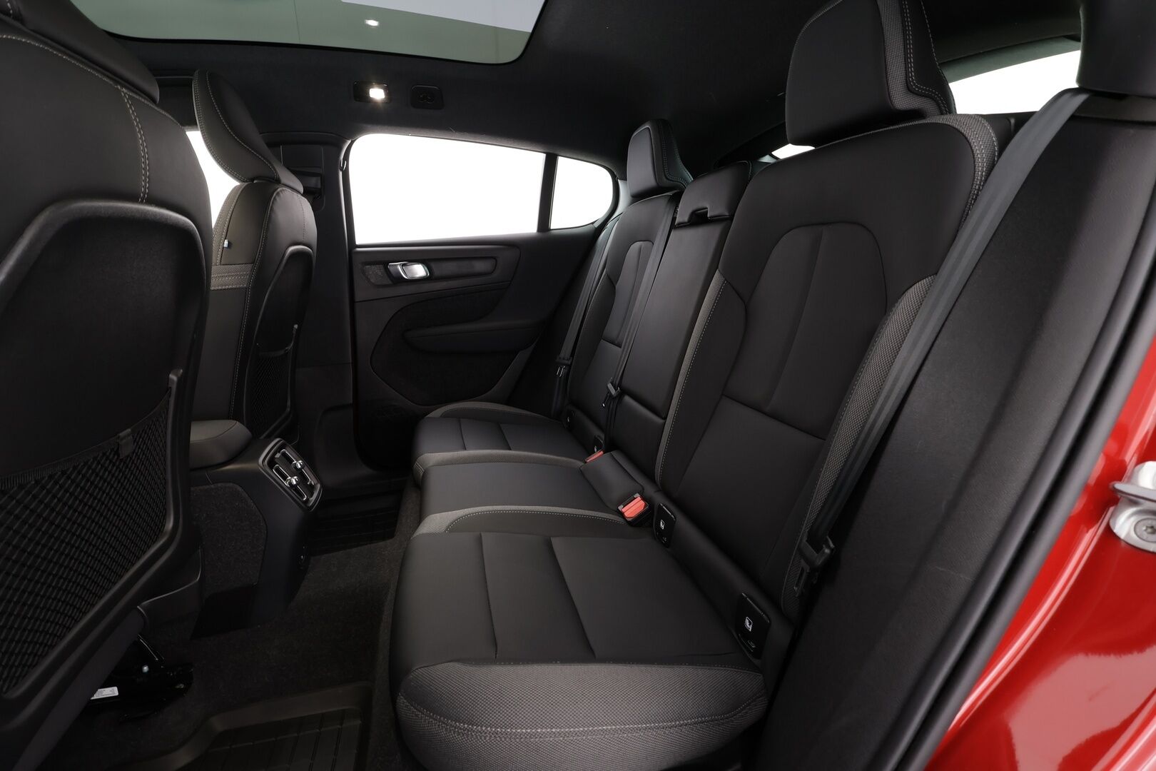 Volvo C40 2023 Recharge Single Motor Plus * ACC / P.kamera / ILP / Pixel LED / Lasikatto / Navi / Muistipenkki / Puolinahat * - Merkkihuollettu / Akku kuntotarkastettu - Osta nyt, maksa vasta ensi vuonna