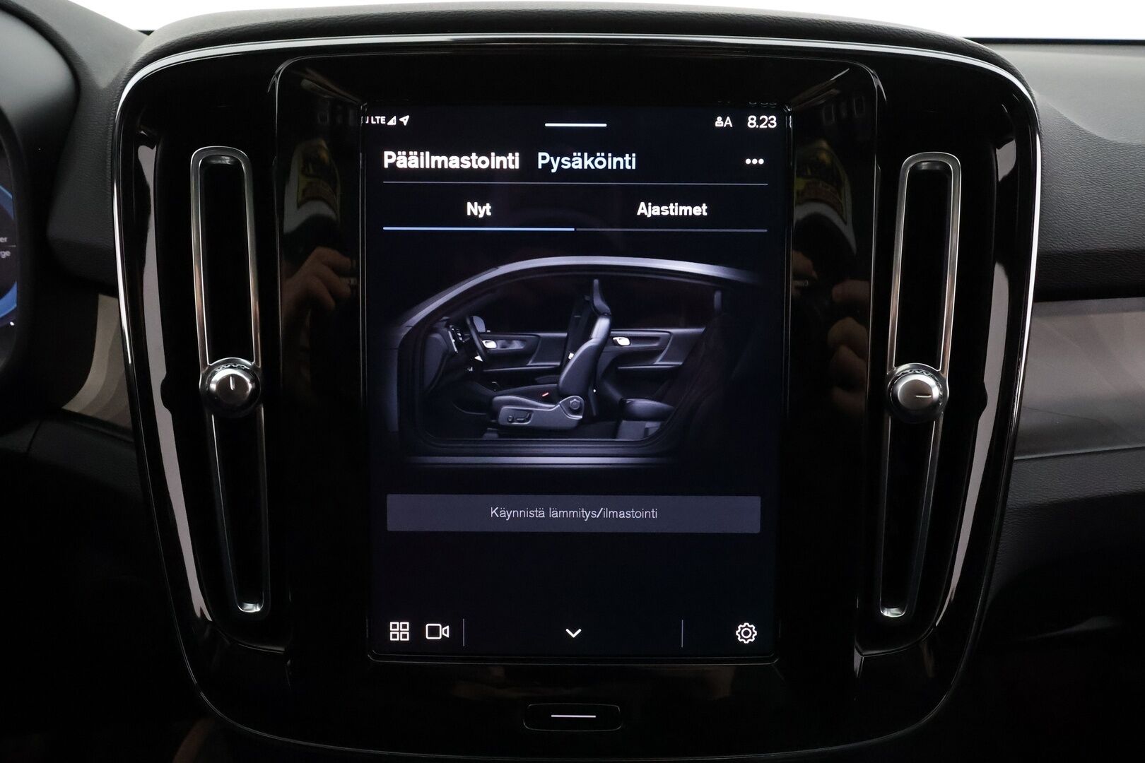 Volvo C40 2023 Recharge Single Motor Plus * ACC / P.kamera / ILP / Pixel LED / Lasikatto / Navi / Muistipenkki / Puolinahat * - Merkkihuollettu / Akku kuntotarkastettu - Osta nyt, maksa vasta ensi vuonna