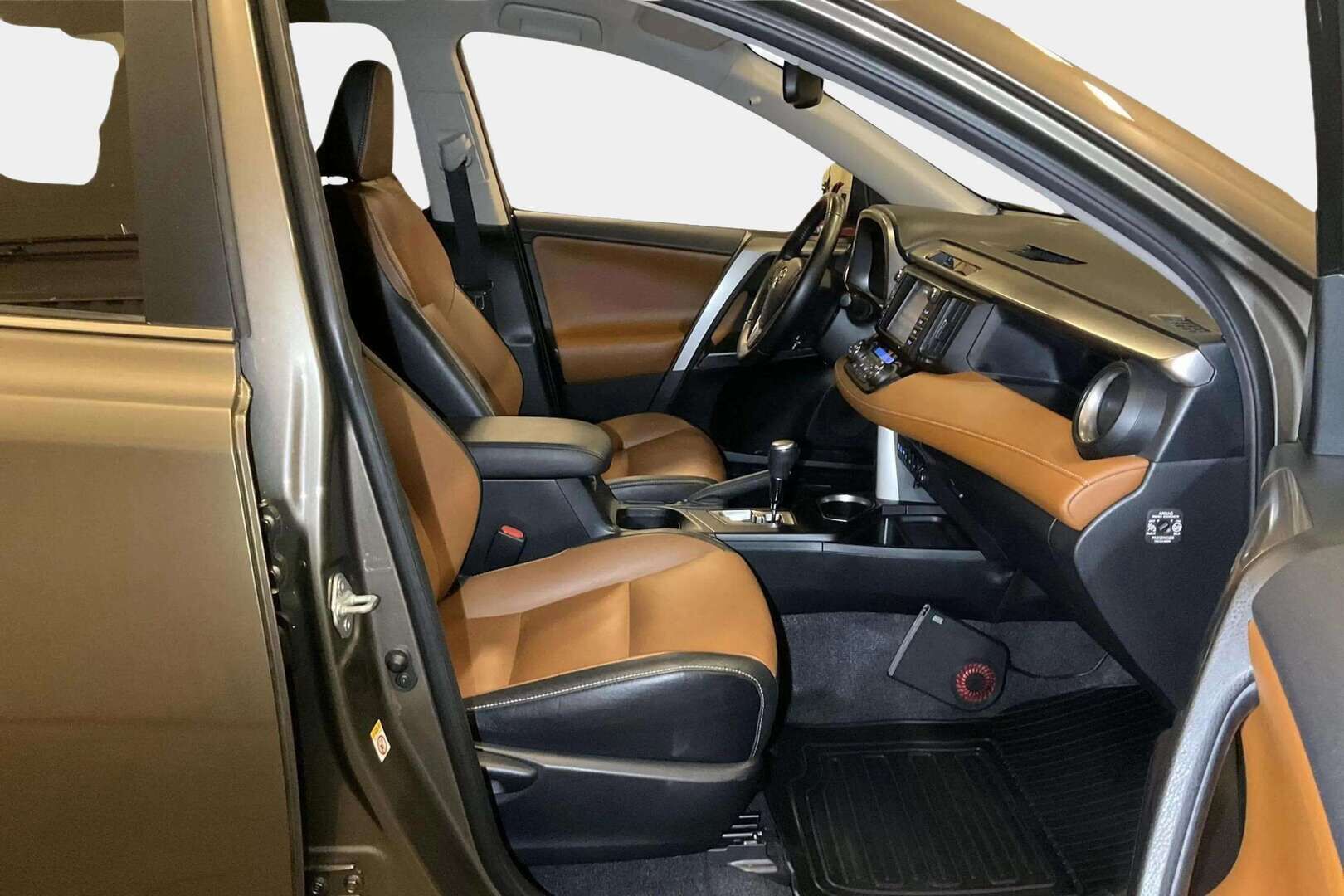TOYOTA RAV4 2016 Hybrid AWD Premium Business - | Adapt.vakkari | 360-kamera | Koukku | Konjakkinahat | Tulossa! |