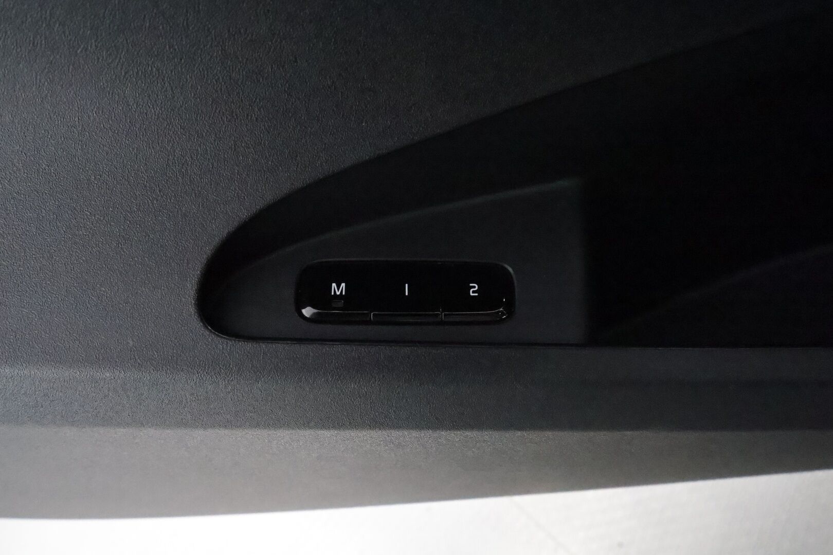 POLESTAR 2 2024 Long Range Dual Motor 310kw **Facelift / Pilot&Plus / Vetokoukku / Harman&Kardon / 360 Kamera / Pixel LED / Muistipenkki** - 3,99 % KORKOTARJOUS TÄHÄN AUTOON - Akku kuntotarkastettu / Tehdastakuu voimassa / Kahdet renkaat vanteilla