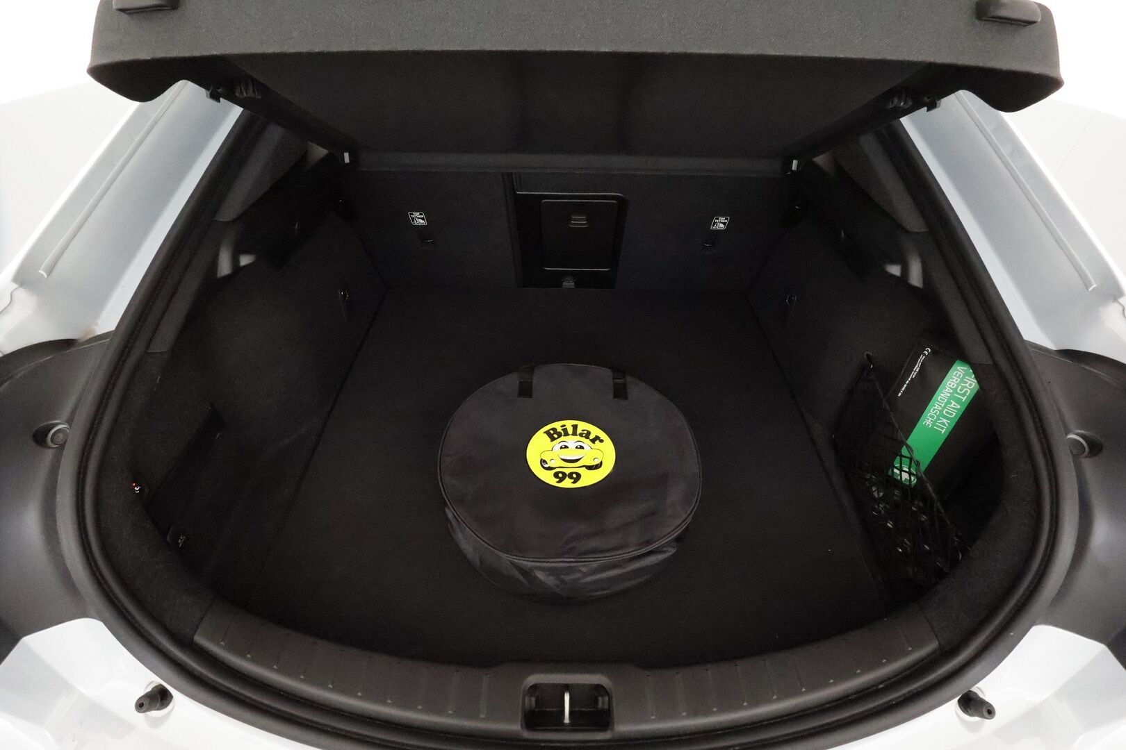POLESTAR 2 2024 Long Range Dual Motor 310kw **Facelift / Pilot&Plus / Vetokoukku / Harman&Kardon / 360 Kamera / Pixel LED / Muistipenkki** - 3,99 % KORKOTARJOUS TÄHÄN AUTOON - Akku kuntotarkastettu / Tehdastakuu voimassa / Kahdet renkaat vanteilla