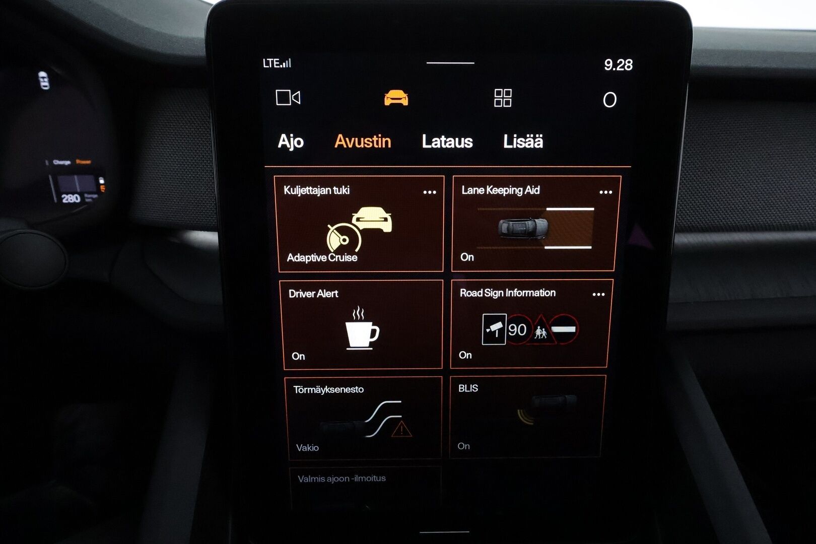 POLESTAR 2 2024 Long Range Dual Motor 310kw **Facelift / Pilot&Plus / Vetokoukku / Harman&Kardon / 360 Kamera / Pixel LED / Muistipenkki** - 3,99 % KORKOTARJOUS TÄHÄN AUTOON - Akku kuntotarkastettu / Tehdastakuu voimassa / Kahdet renkaat vanteilla