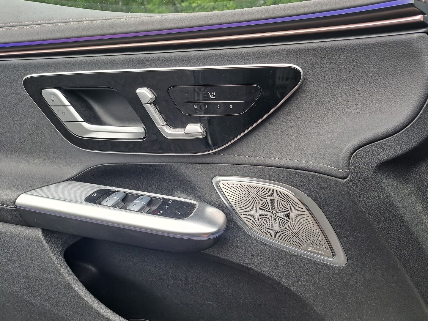 MERCEDES-BENZ EQE 2024 89kWh 300 Avantgarde **Koukku / Lämpöpumppu / 360 kamera / Distronic + / Burmester / Muistipenkit / TULOSSA! - 3,99 % KORKOTARJOUS TÄHÄN AUTOON - 