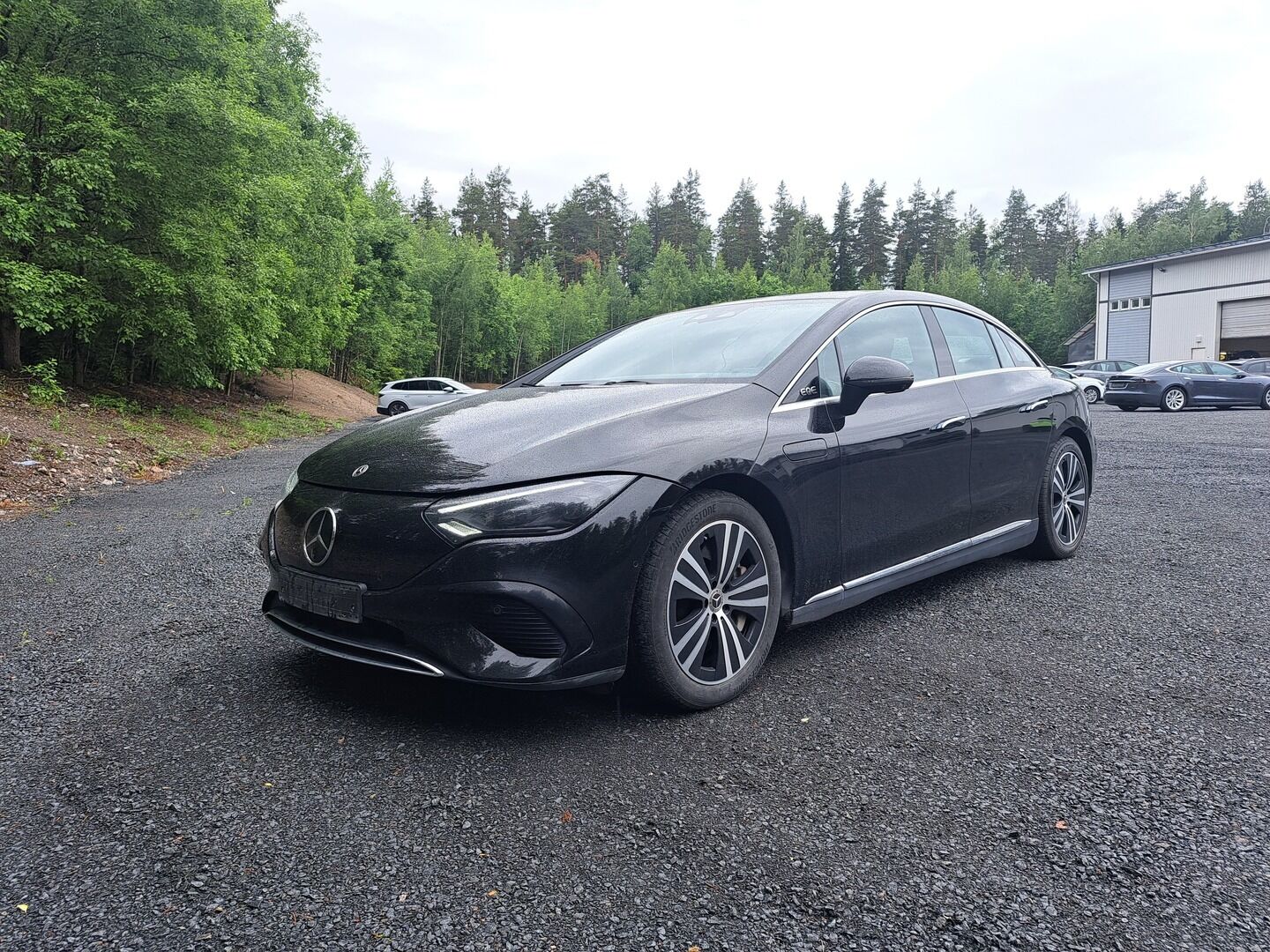 MERCEDES-BENZ EQE 2024 89kWh 300 Avantgarde **Koukku / Lämpöpumppu / 360 kamera / Distronic + / Burmester / Muistipenkit / TULOSSA! - 3,99 % KORKOTARJOUS TÄHÄN AUTOON - 