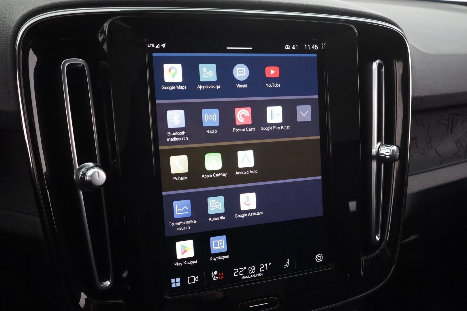 Volvo XC40 2023 Recharge aut * ILP / Koukku / Lasikatto / ACC / LED / P.Kamera / Sportpenkki Muistilla * - Akku kuntotarkastettu SoH 95,7 / 2x Latauskaapelit / Kahdet renkaat