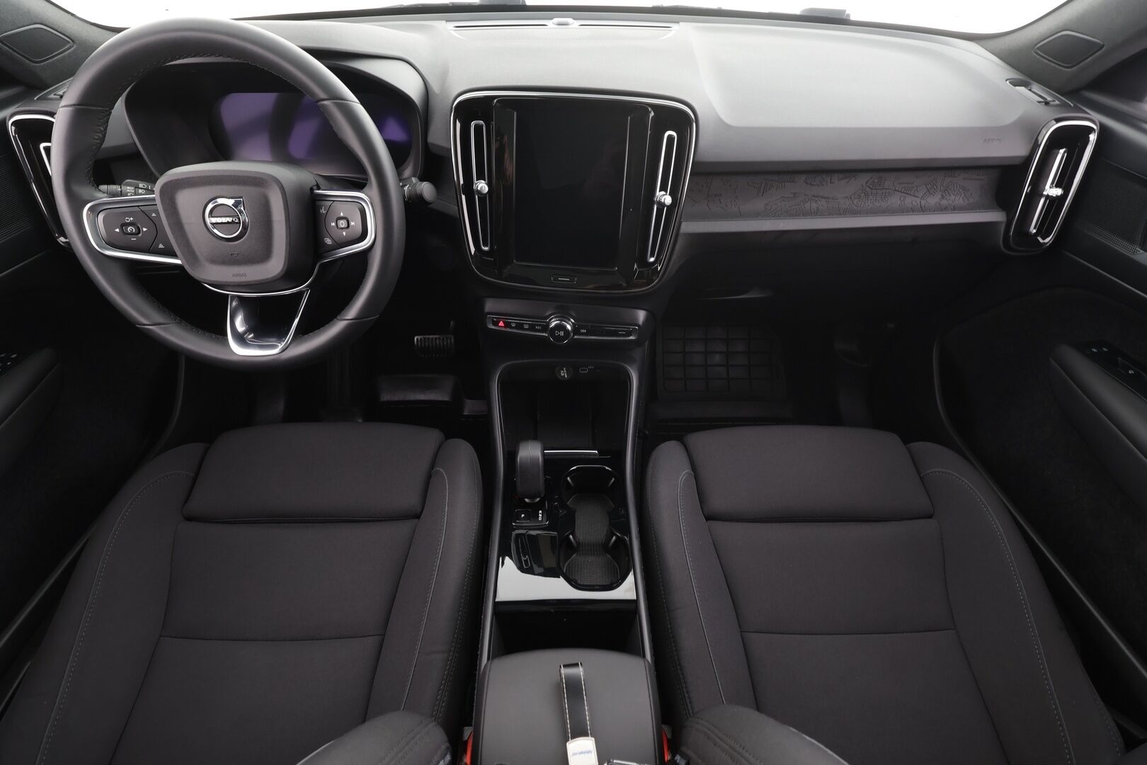 Volvo XC40 2023 Recharge aut * ILP / Koukku / Lasikatto / ACC / LED / P.Kamera / Sportpenkki Muistilla * - Akku kuntotarkastettu SoH 95,7 / 2x Latauskaapelit / Kahdet renkaat