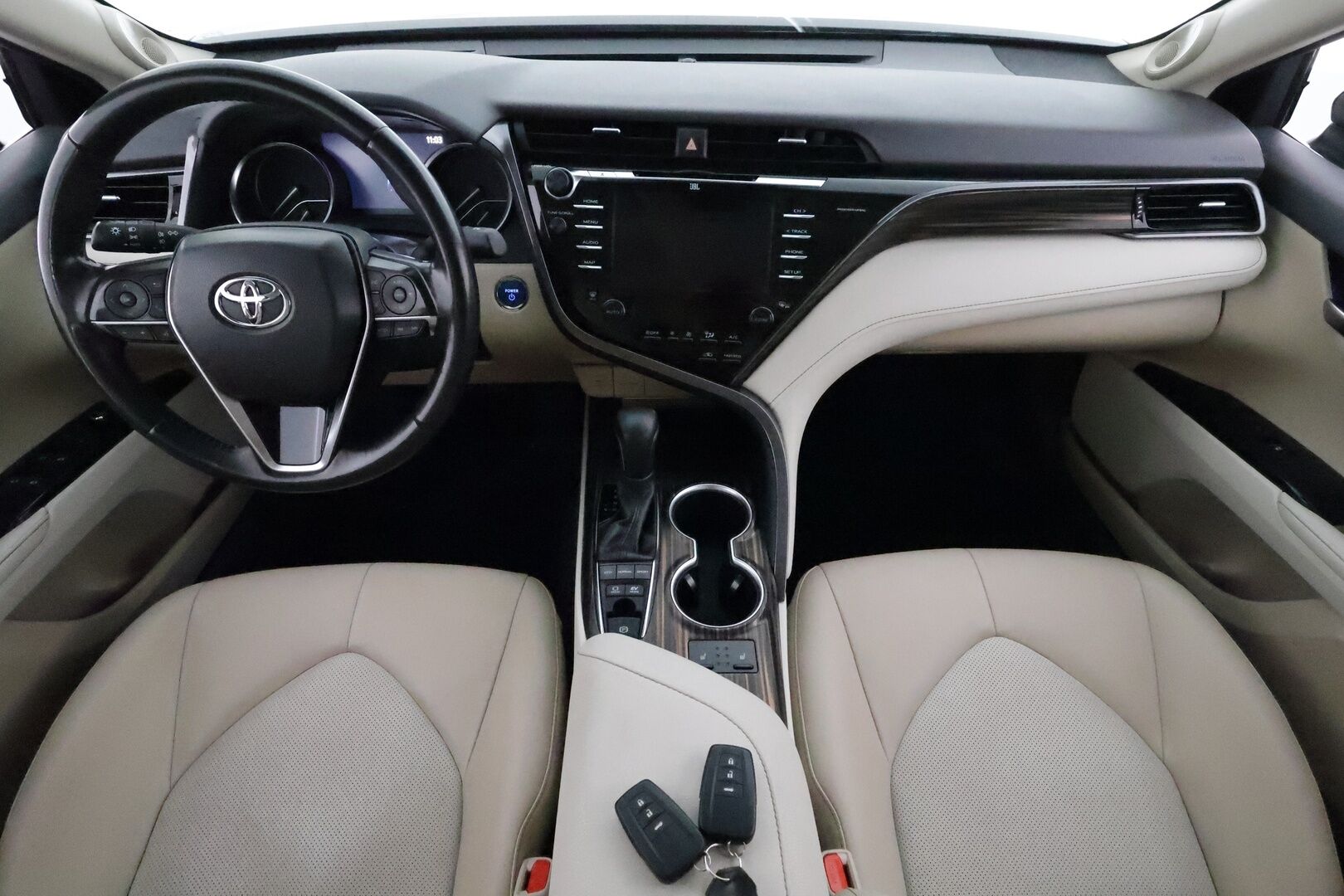 TOYOTA CAMRY 2019 2.5Hybrid Executive *HUD / JBL / LED / P.Kamera / Nahkaverhoilu / Kaistavahti / Navi / KeylessGO* - Kahdet Renkaat