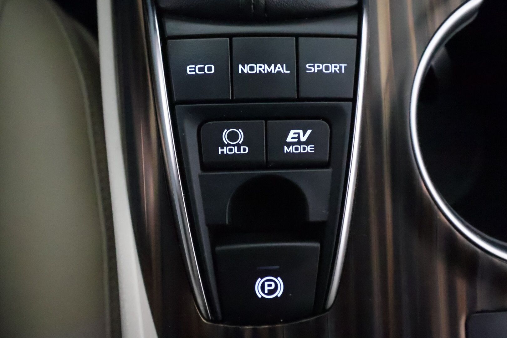 TOYOTA CAMRY 2019 2.5Hybrid Executive *HUD / JBL / LED / P.Kamera / Nahkaverhoilu / Kaistavahti / Navi / KeylessGO* - Kahdet Renkaat