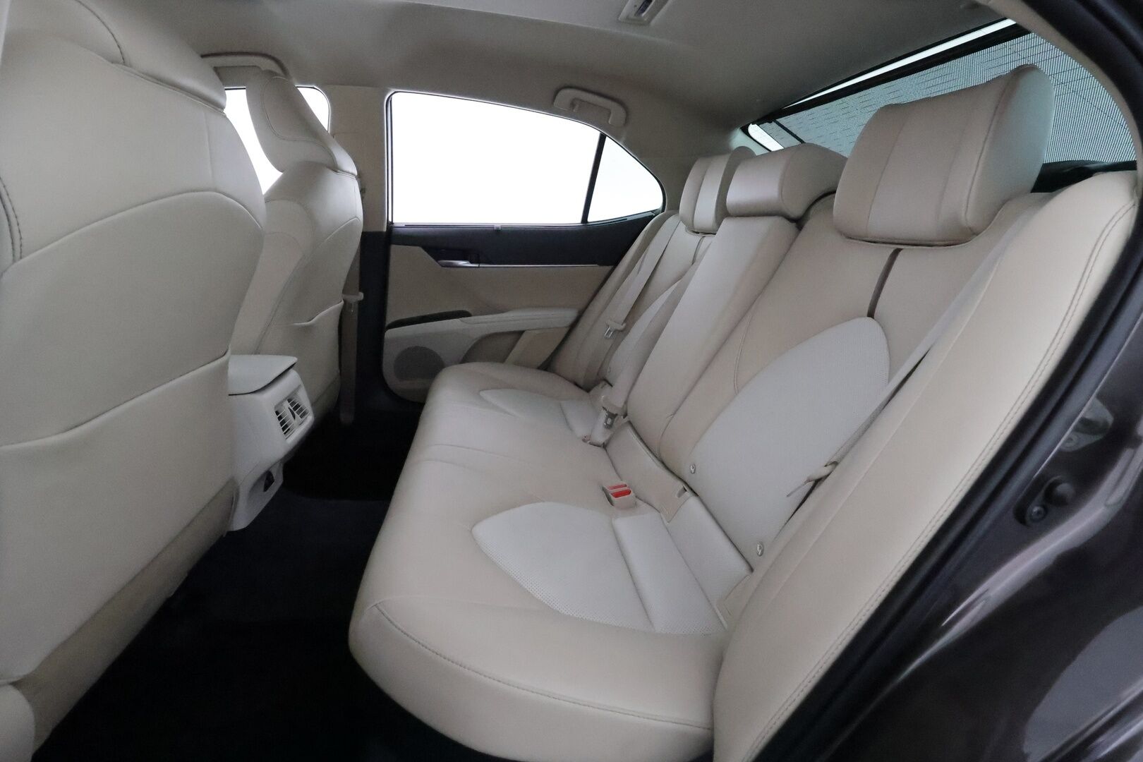 TOYOTA CAMRY 2019 2.5Hybrid Executive *HUD / JBL / LED / P.Kamera / Nahkaverhoilu / Kaistavahti / Navi / KeylessGO* - Kahdet Renkaat