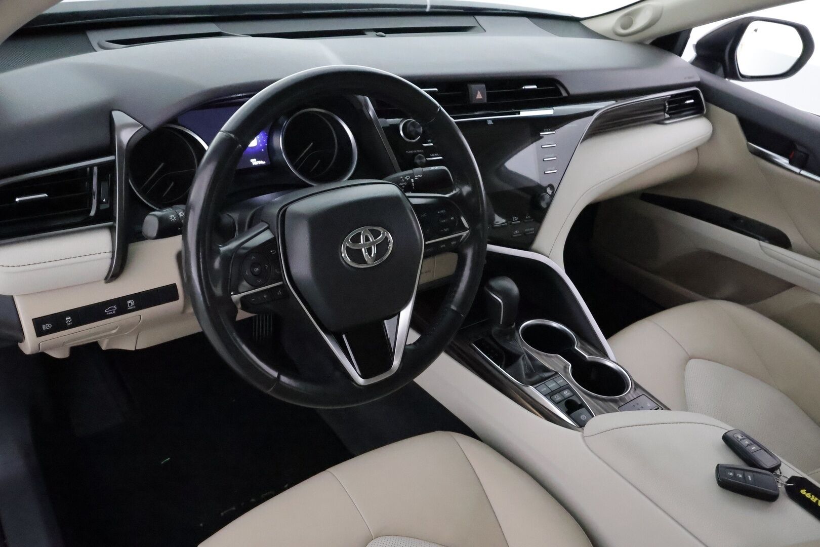 TOYOTA CAMRY 2019 2.5Hybrid Executive *HUD / JBL / LED / P.Kamera / Nahkaverhoilu / Kaistavahti / Navi / KeylessGO* - Kahdet Renkaat