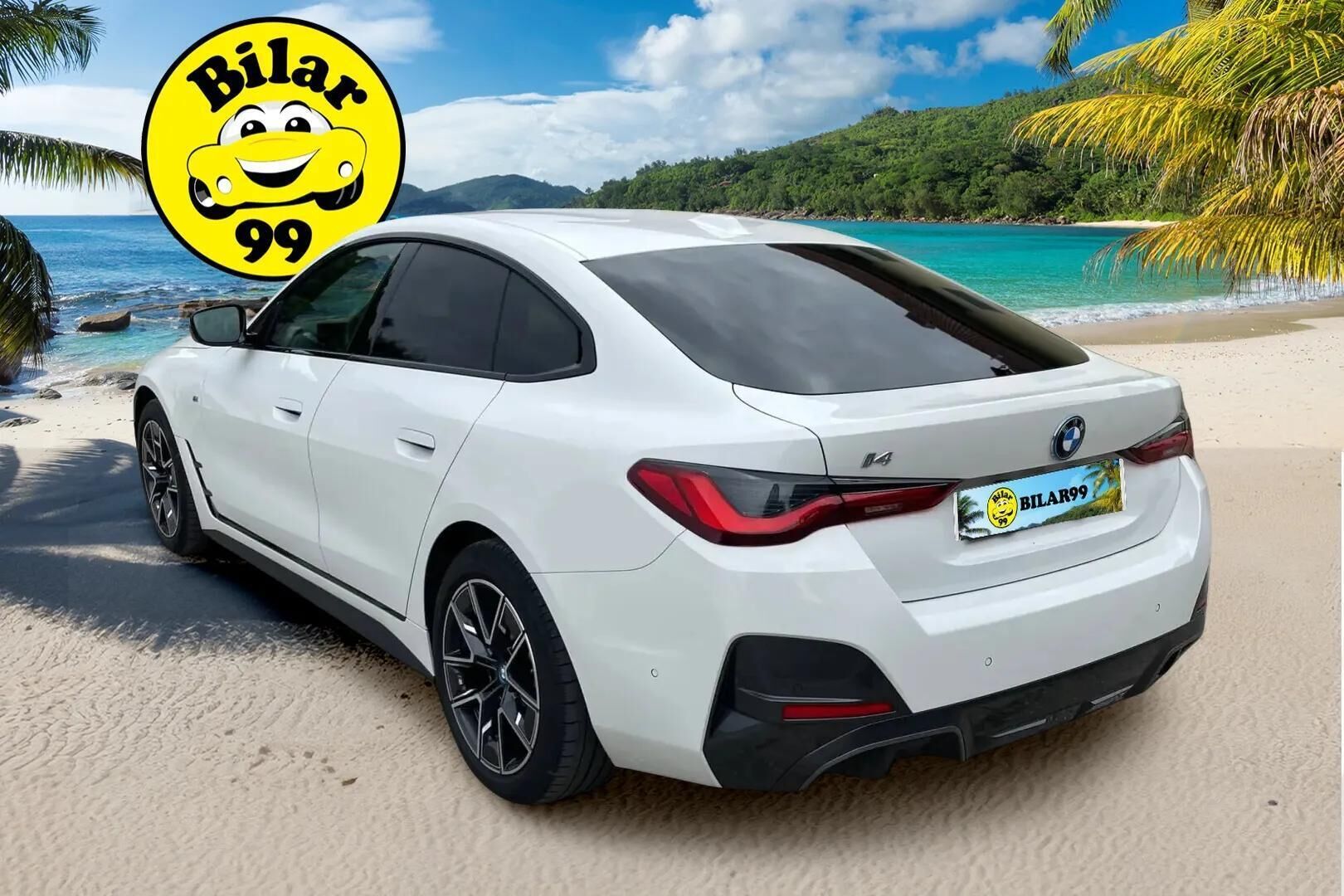BMW i4 2023 eDrive35 M-Sport Tulossa!!! - M-Sport / ACC / Driving Assistant / Parking assistance system / Keinonahka-alcantara verhoilu / Sport-penkit / Widescreen / Shadow Line / Ambient / 2xrenkaat ja vanteet