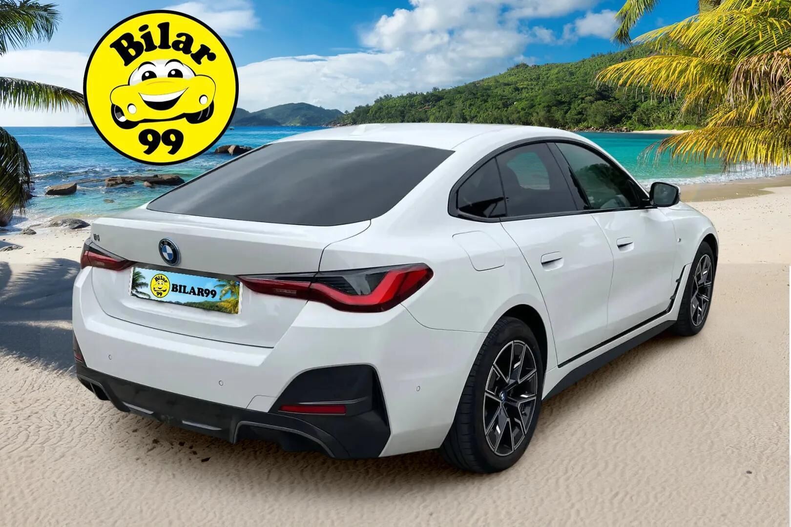 BMW i4 2023 eDrive35 M-Sport Tulossa!!! - M-Sport / ACC / Driving Assistant / Parking assistance system / Keinonahka-alcantara verhoilu / Sport-penkit / Widescreen / Shadow Line / Ambient / 2xrenkaat ja vanteet