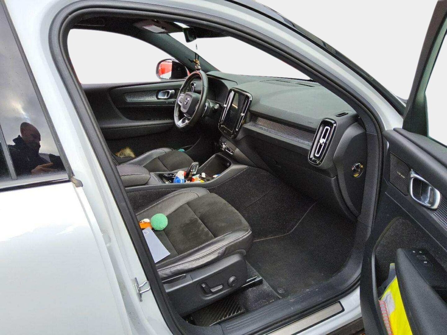 Volvo XC40 2019 T5 R Design AWD * ACC / H&K / Webasto / Koukku / 360° / Full LED / Muistipenkki / BLIS / Navi / Sähköluukku * - Merkkihuollettu