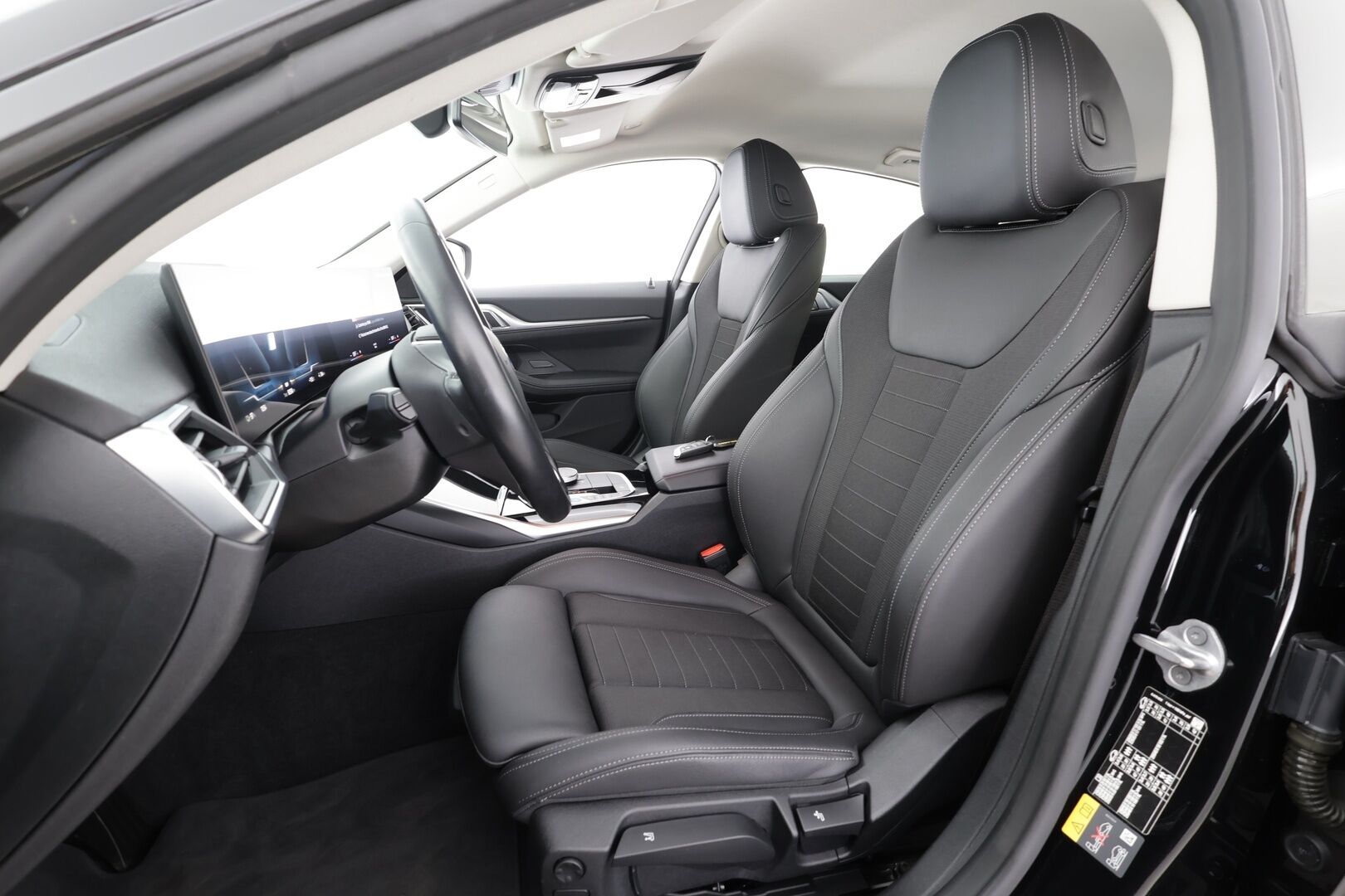 BMW I4 2023 eDrive35 - | ACC | Lisälämmitin | Koukku | Sporttipenkit | LED | Widescreen | P.Kamera | Puolinahat | Comfort access | Apple&Android | Merkkihuollettu |